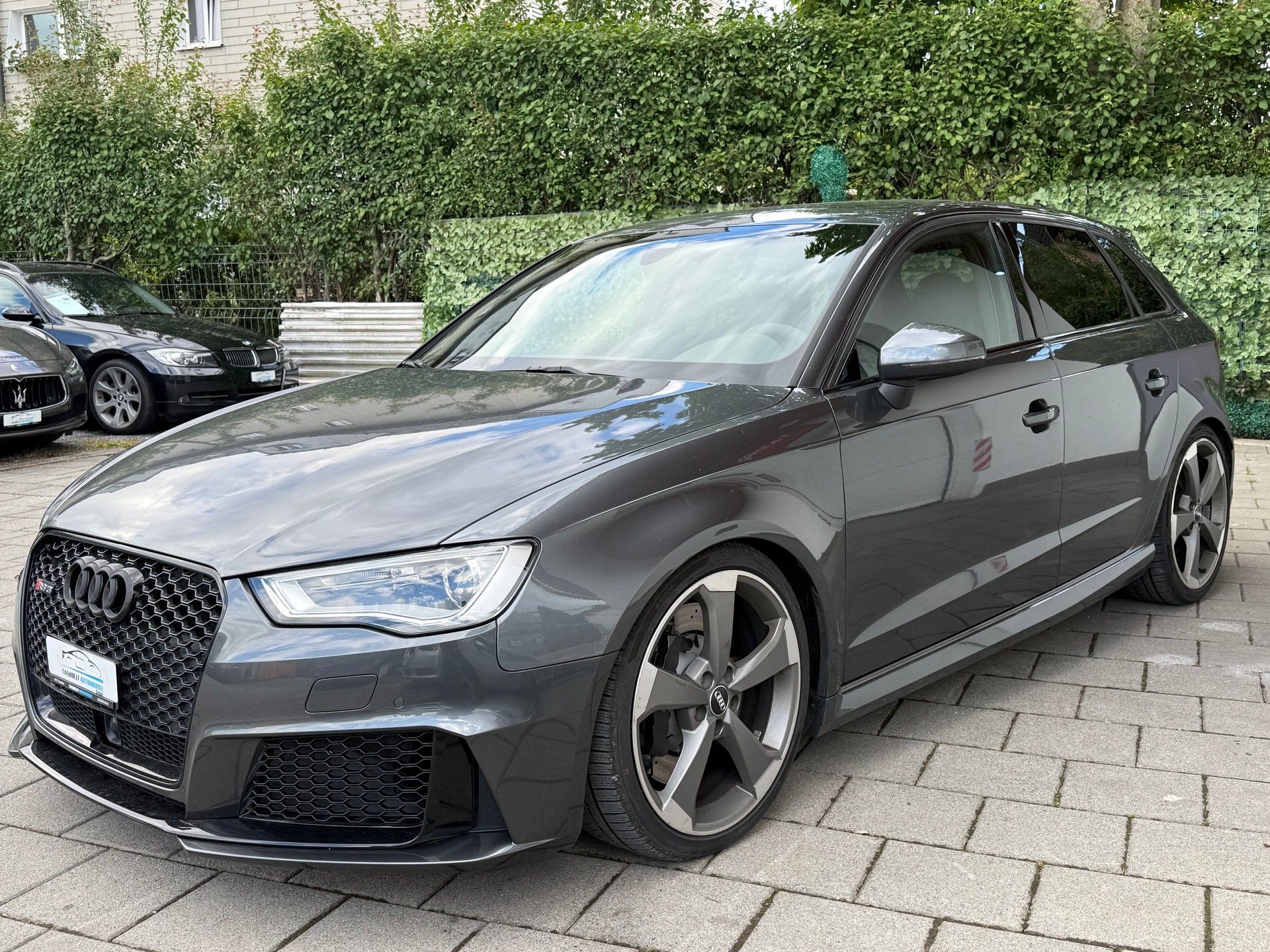 AUDI RS3 2.5 TSI quattro S-tronic-image-2