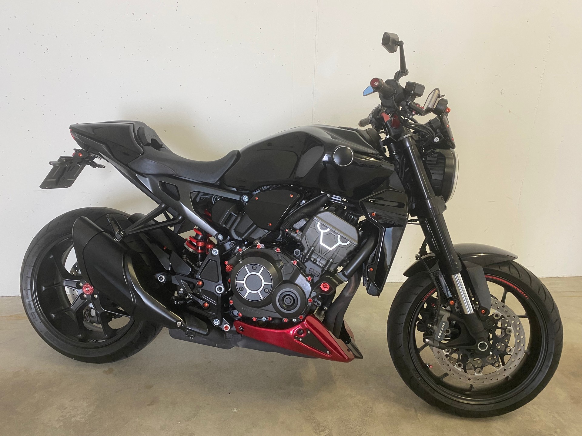 HONDA CB 1000 R ABS Black Edition Spezial-image-2