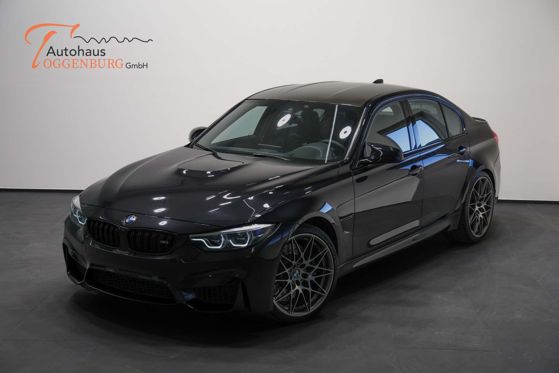 BMW M3 Competition Drivelogic-showroom-element-3
