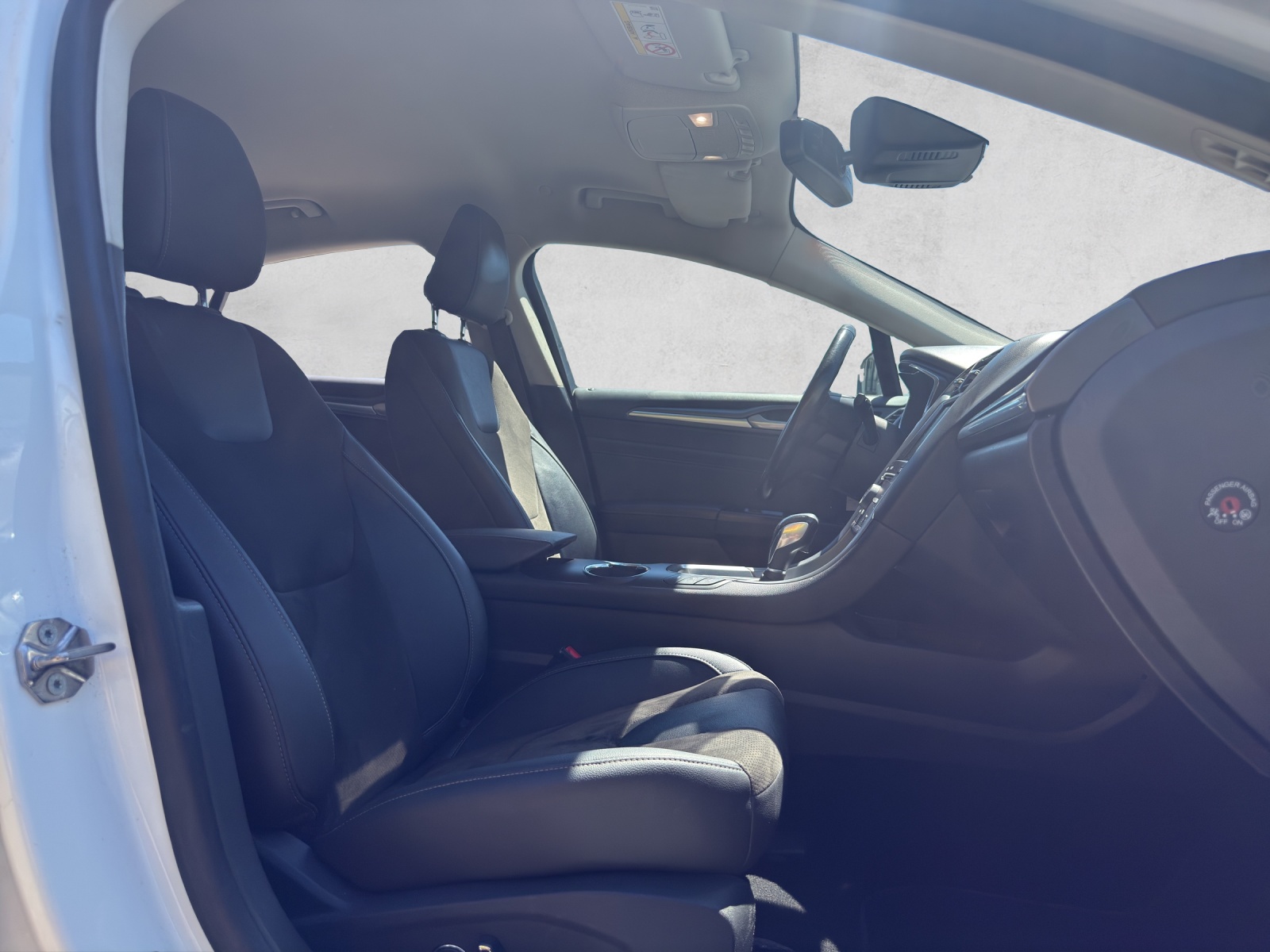 FORD Mondeo 2.0 HEV Titanium eCVT-image-12