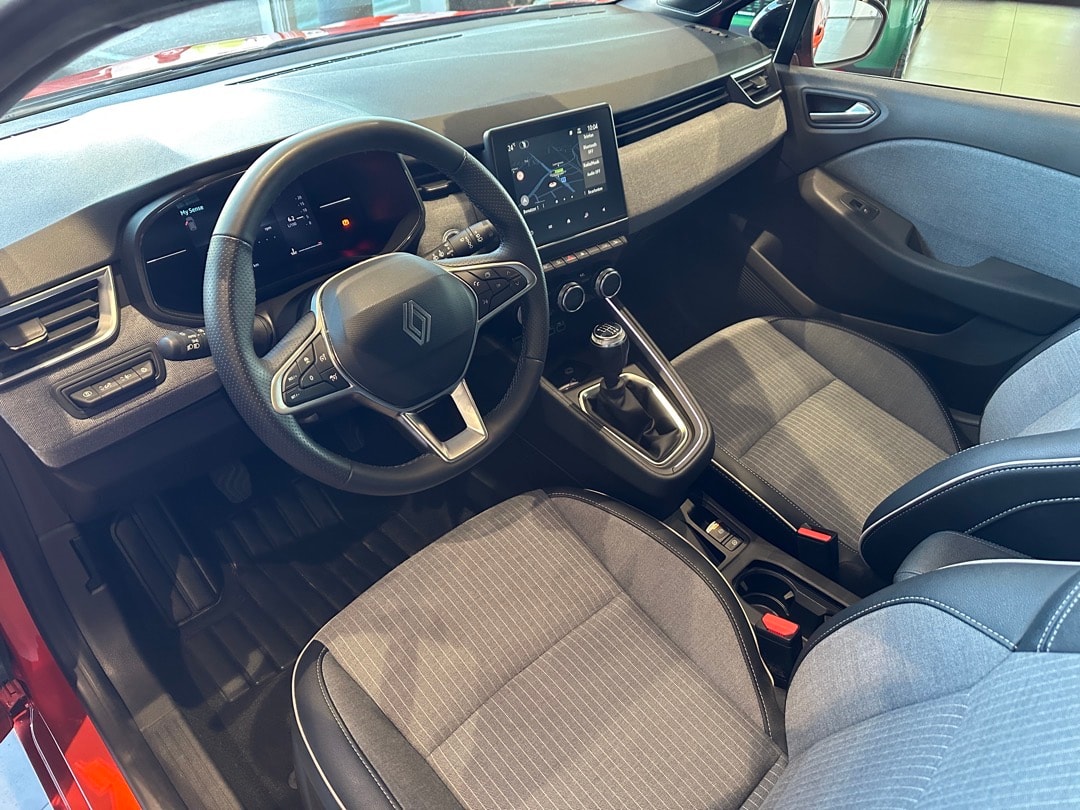 RENAULT Clio 1.0 Techno-image-9