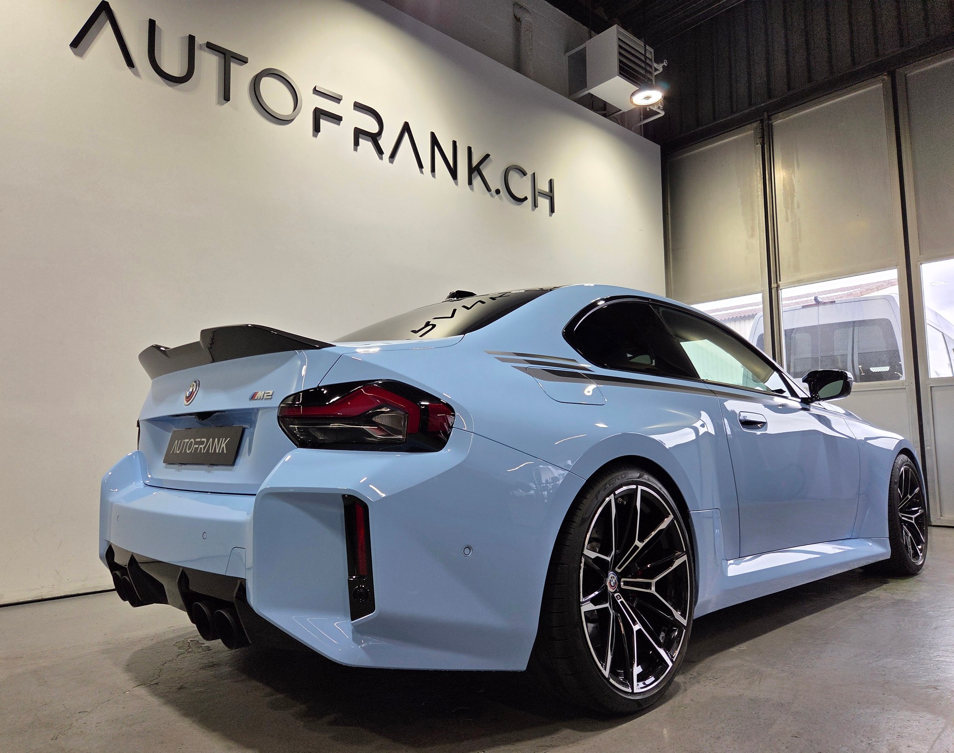 BMW M2 Coupé-showroom-element-2