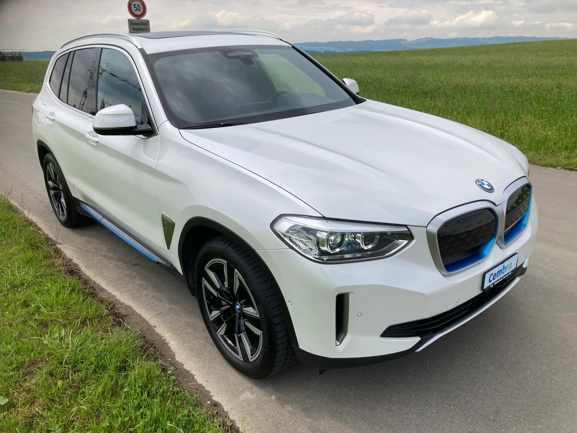 BMW iX3 Inspiring-image-1