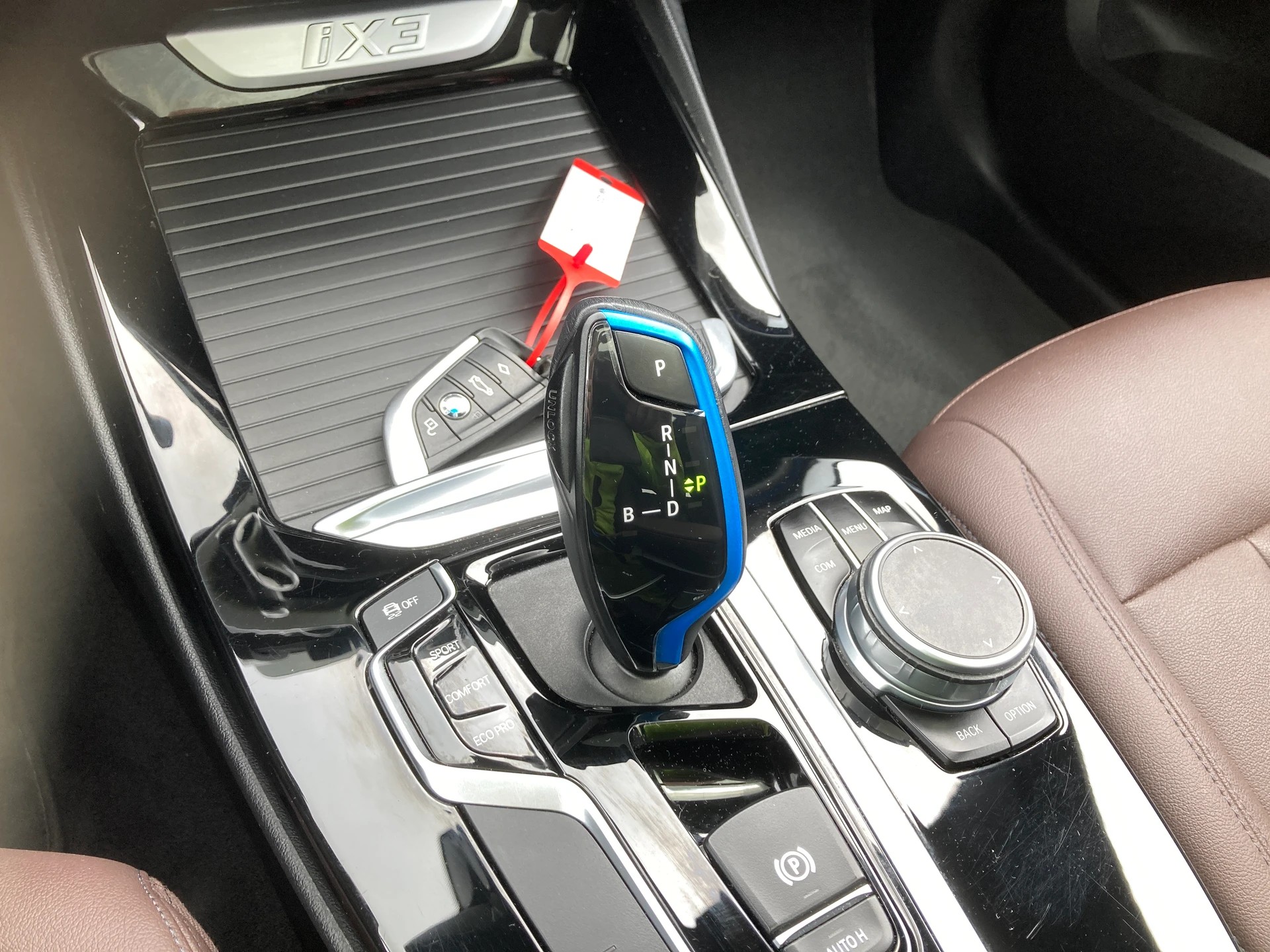 BMW iX3 Inspiring-image-12