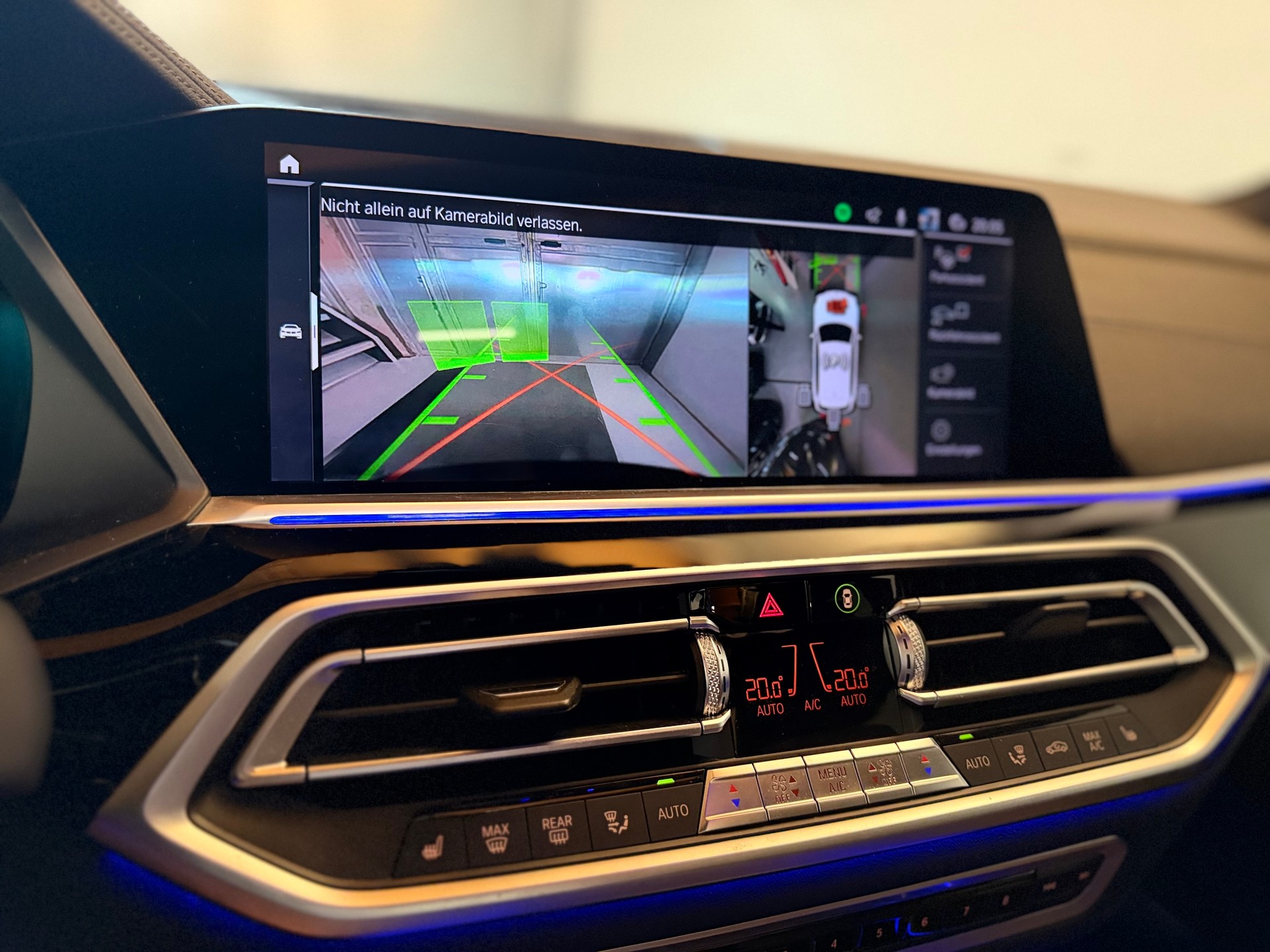 BMW X5 xDrive M50d Steptronic-image-18