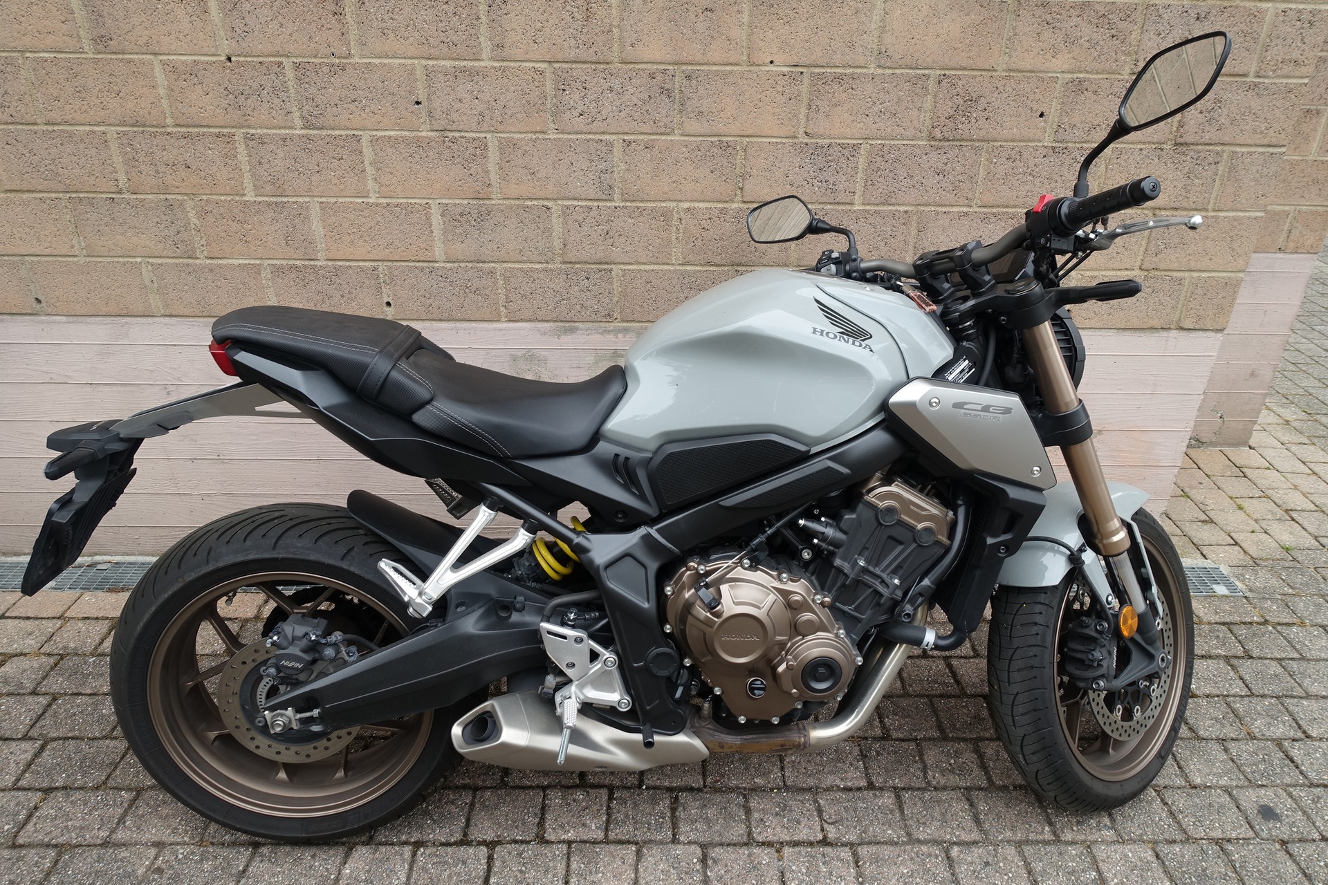 HONDA CB 650 R-image-1