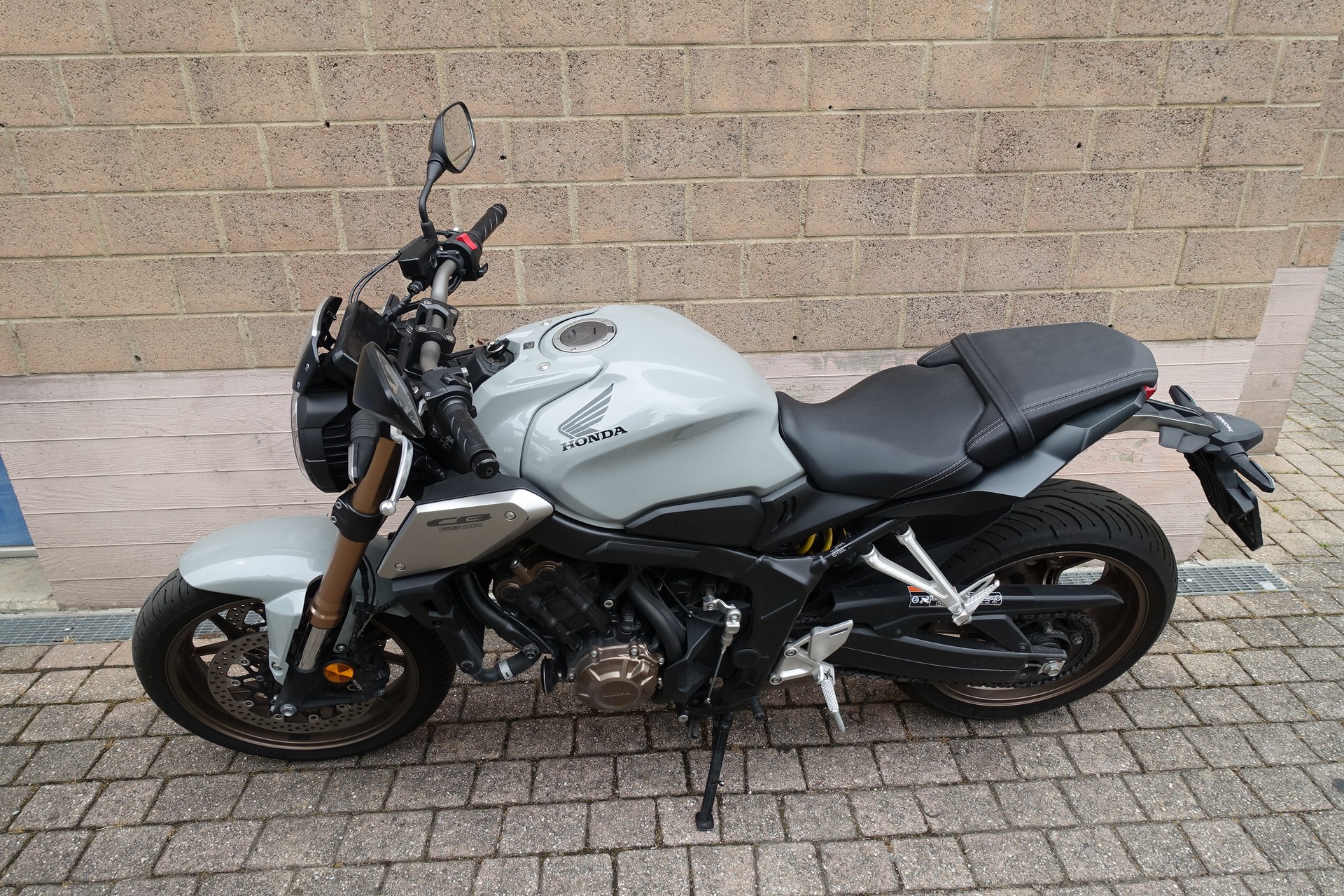 HONDA CB 650 R-image-0