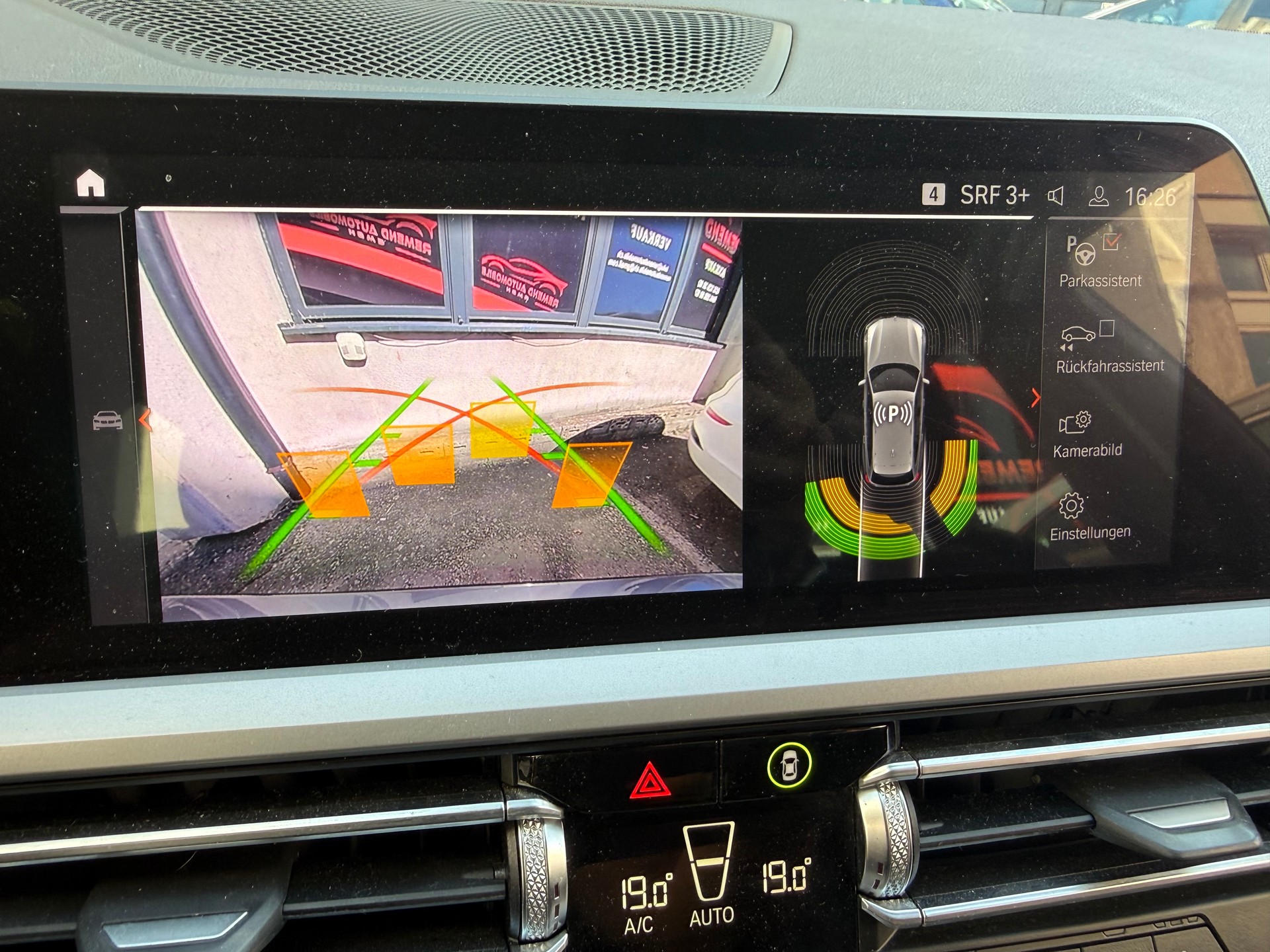 BMW 320d xDrive 48V Touring Steptronic Head-up, RF Kamera-image-10