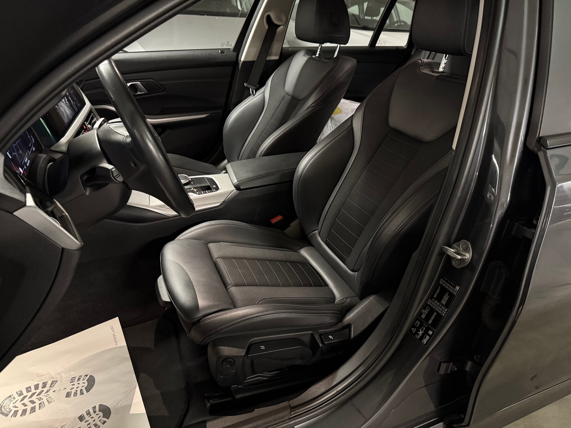 BMW 320d xDrive 48V Touring Steptronic Head-up, RF Kamera-image-9