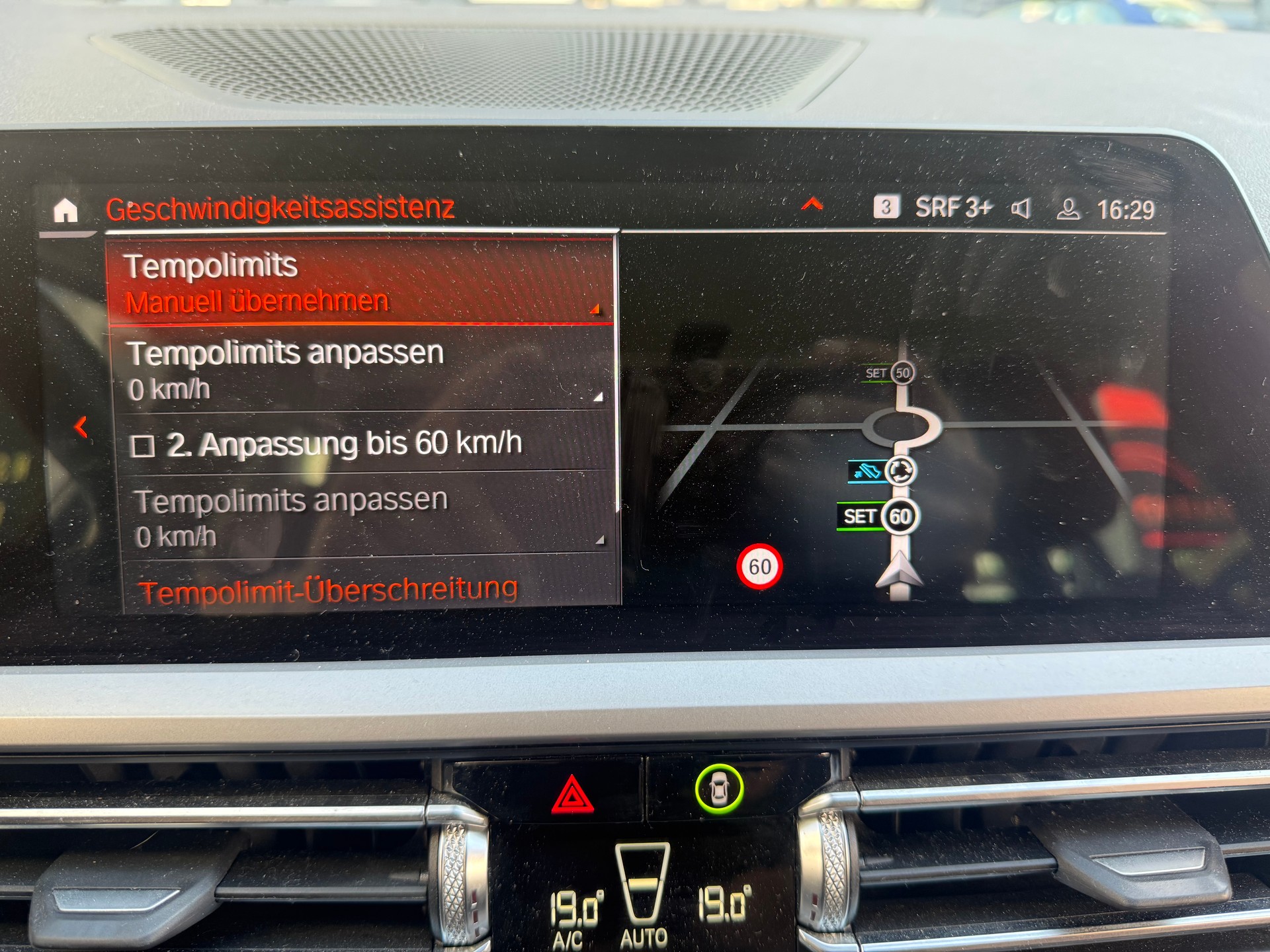 BMW 320d xDrive 48V Touring Steptronic Head-up, RF Kamera-image-14