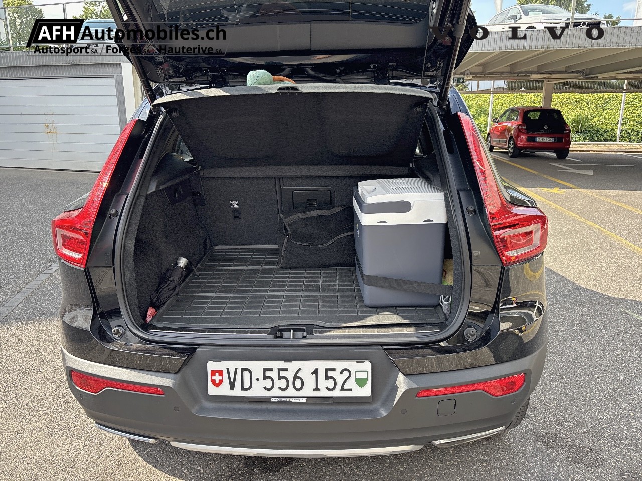 VOLVO XC40 2.0 T5 Inscription AWD-image-17