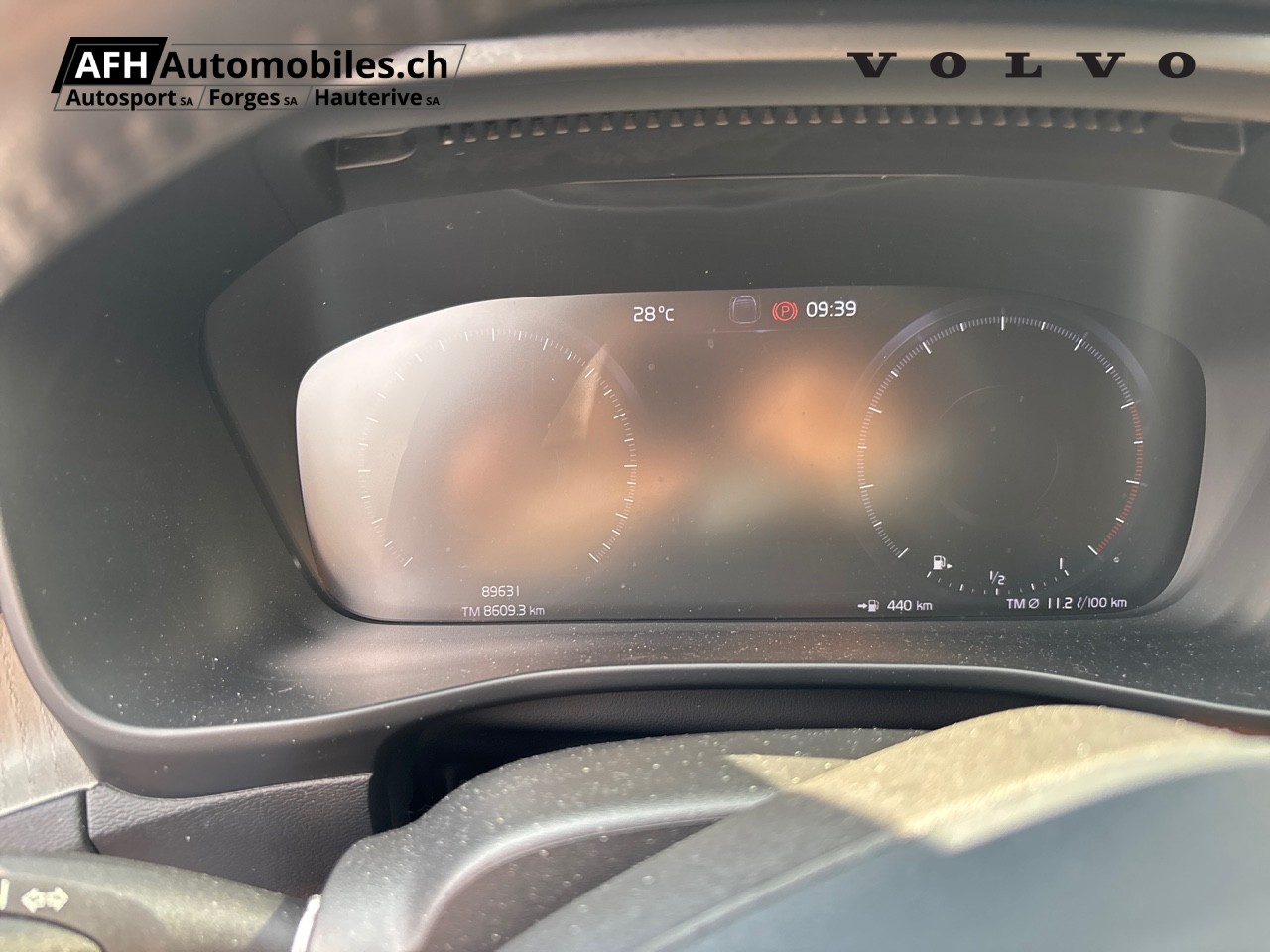 VOLVO XC40 2.0 T5 Inscription AWD-image-11