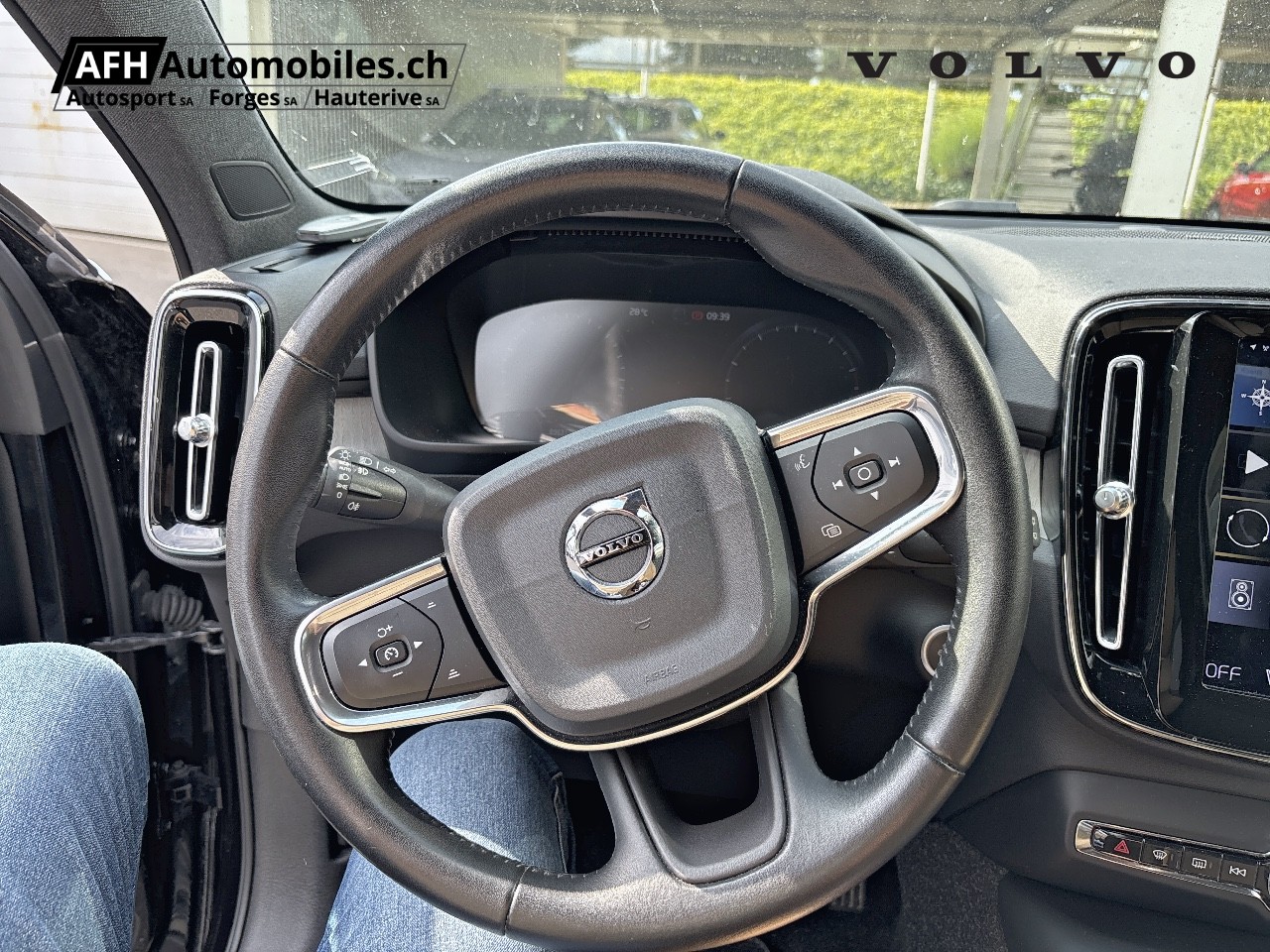 VOLVO XC40 2.0 T5 Inscription AWD-image-10