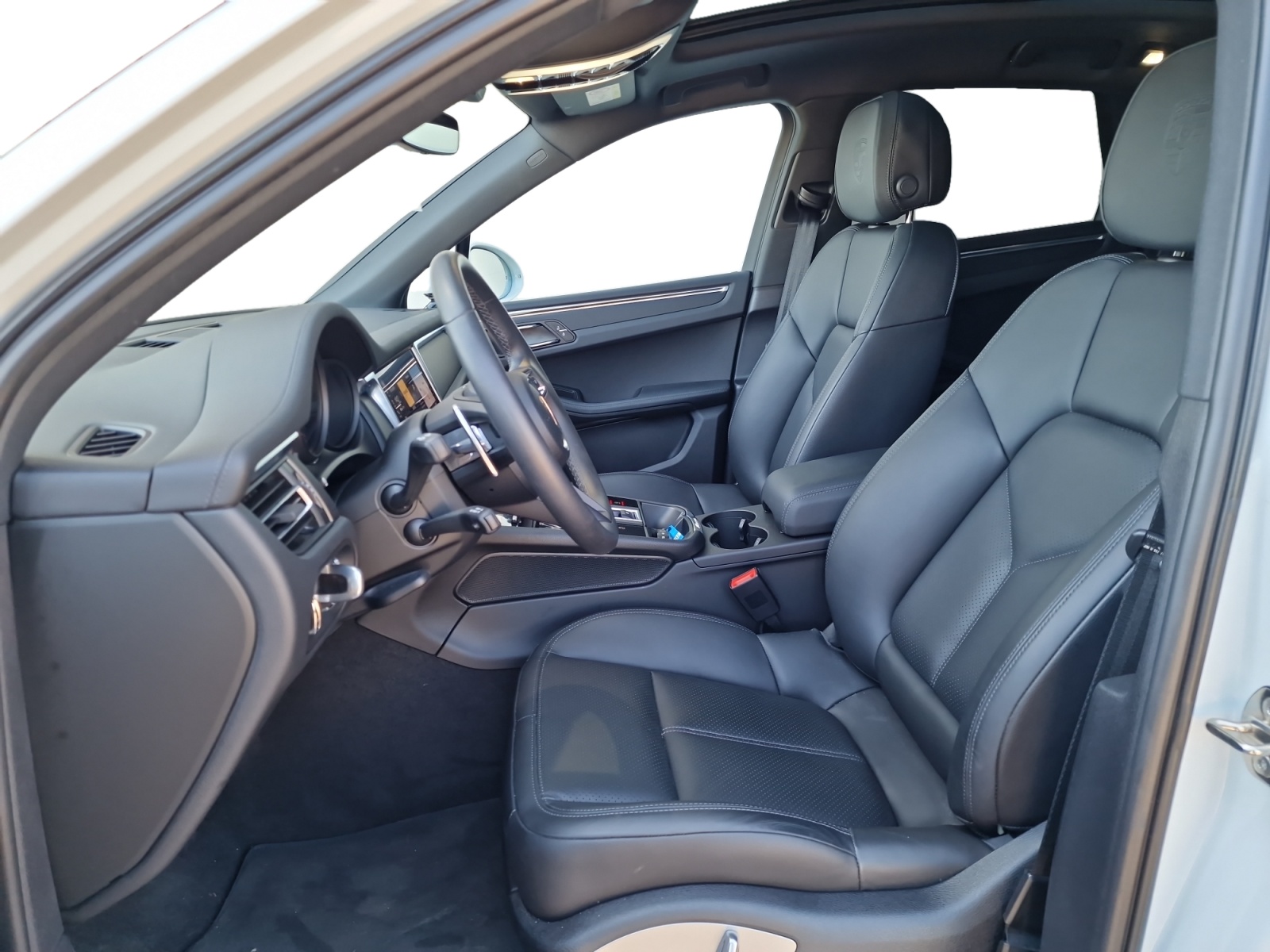 PORSCHE Macan PDK-image-15