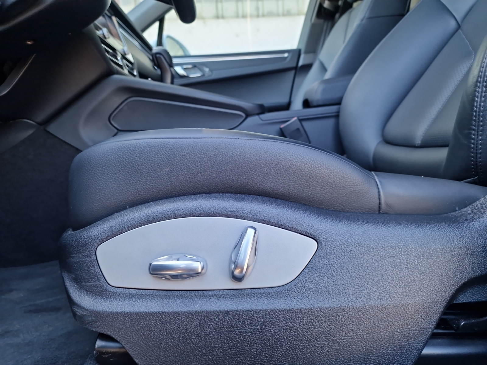 PORSCHE Macan PDK-image-16