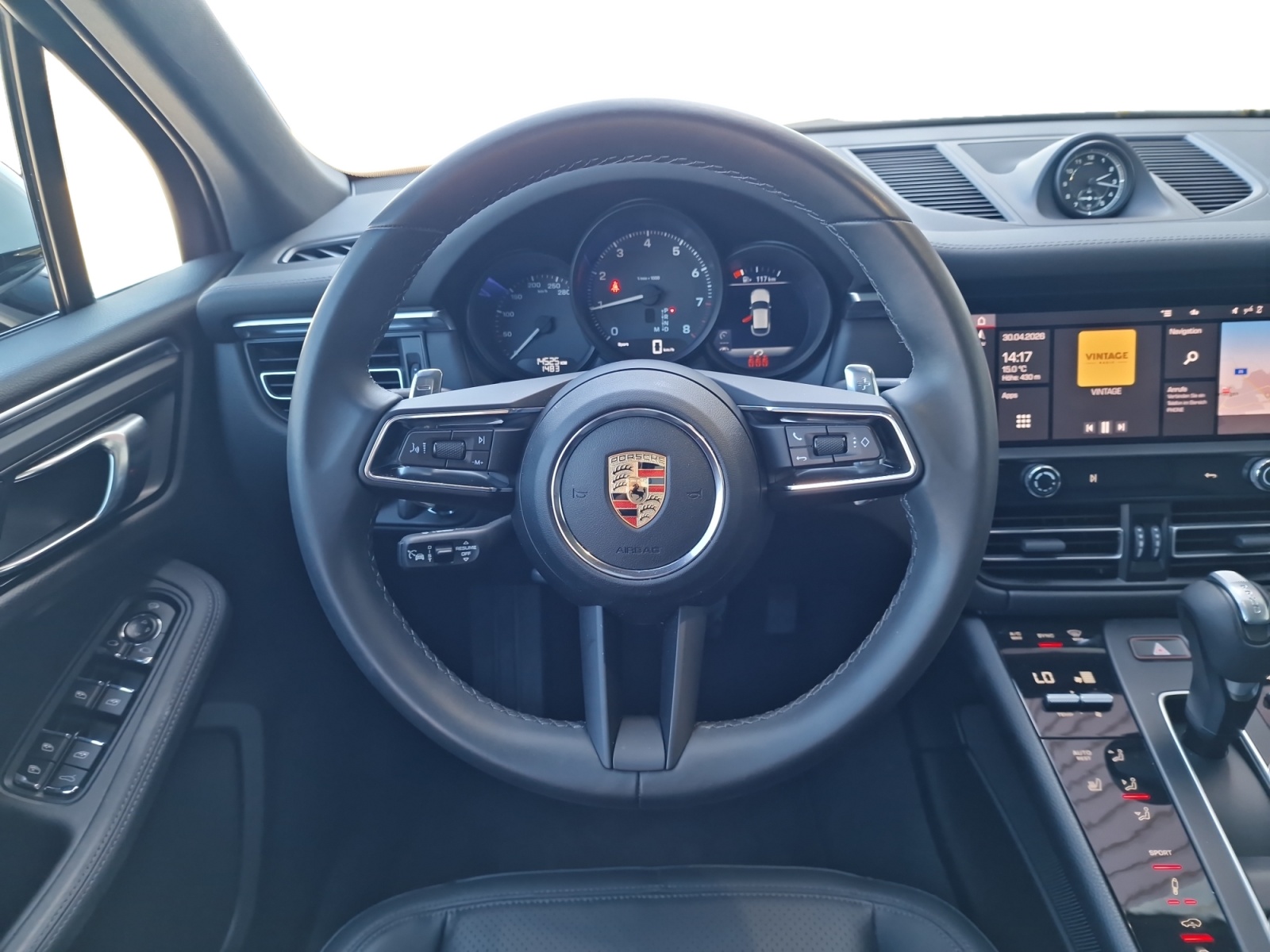 PORSCHE Macan PDK-image-10