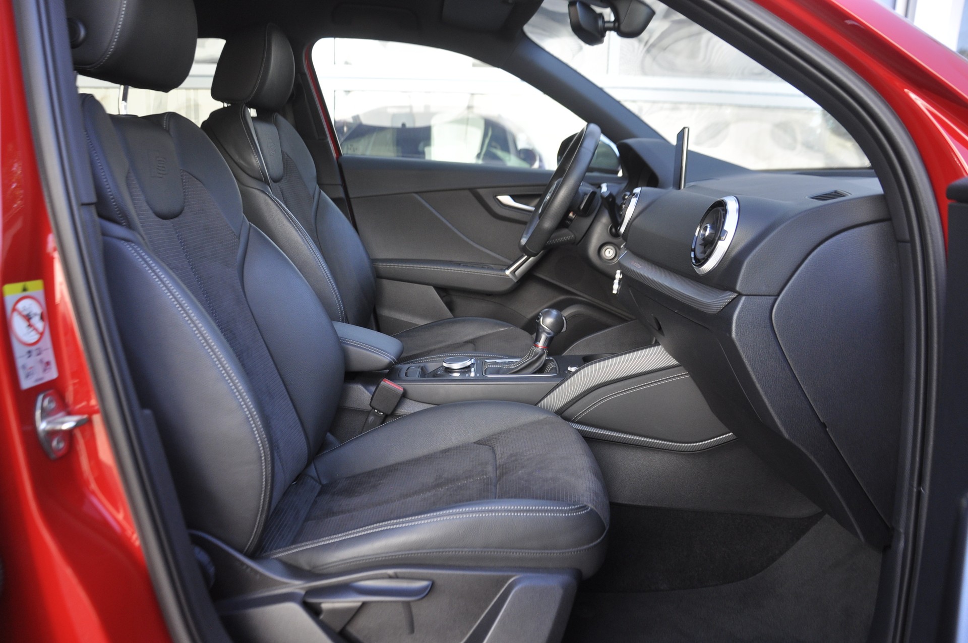 AUDI SQ2 TFSI quattro S-tronic-image-5