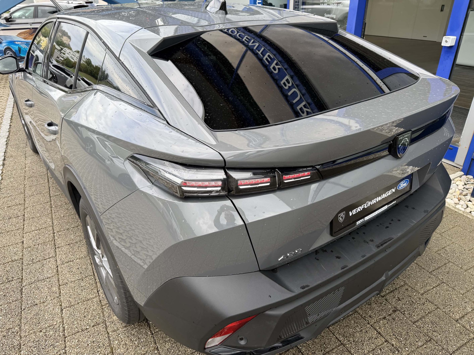 PEUGEOT 408 1.2 Hybrid Allure *5 Jahre Garantie*-showroom-element-3