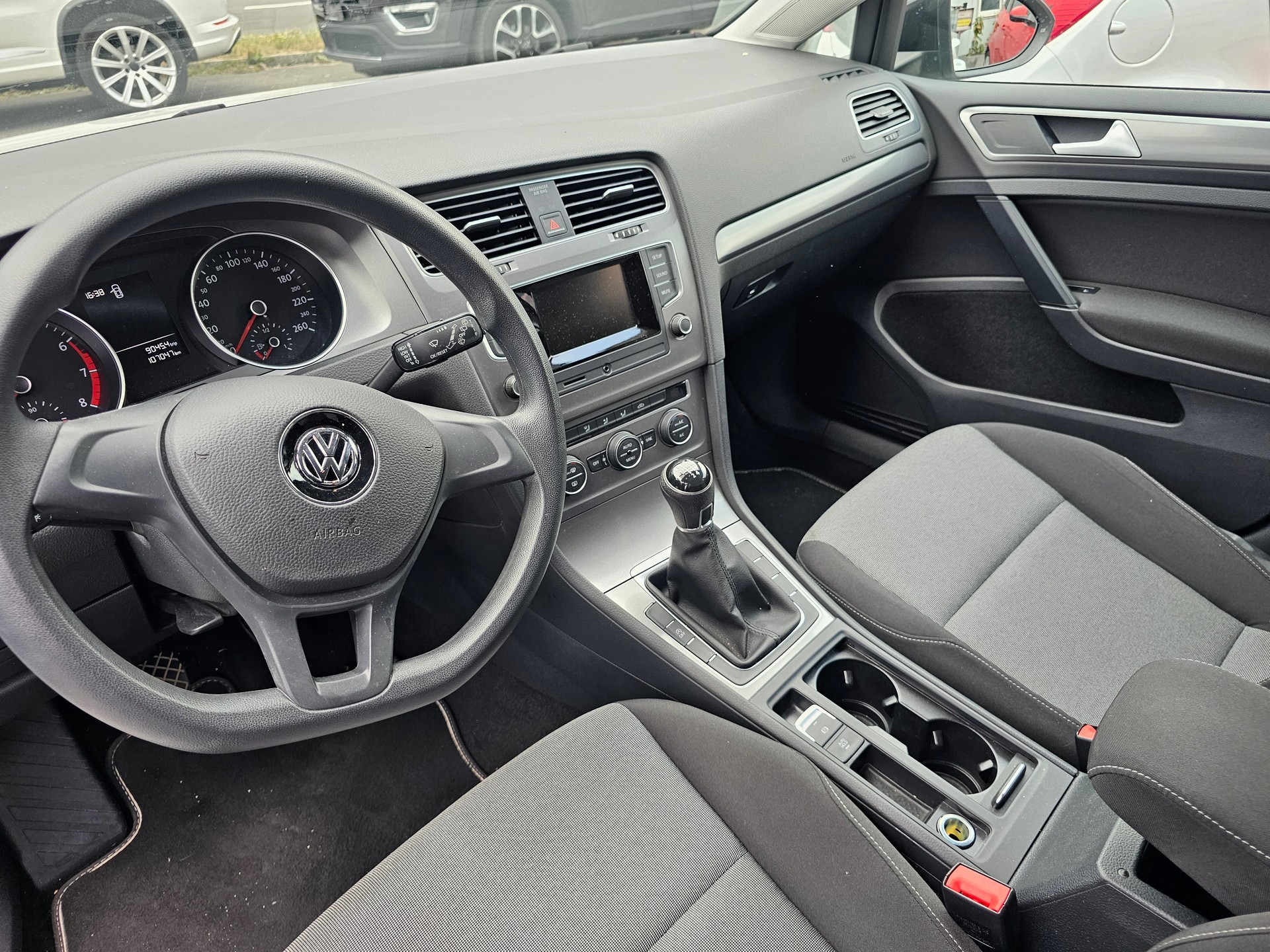VW GOLF-image-1