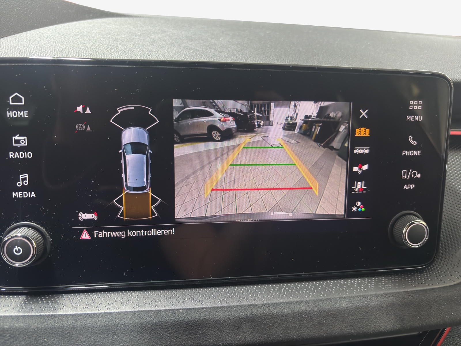 SKODA Kamiq 1.0 TSI Dynamic DSG-image-14