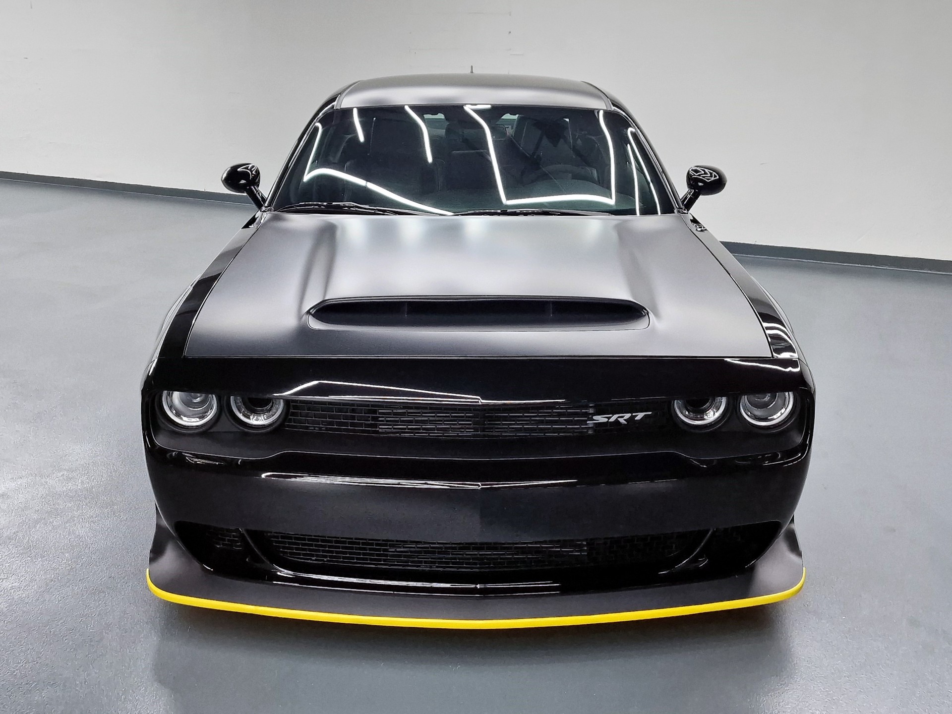 DODGE Challenger SRT Demon-showroom-element-3