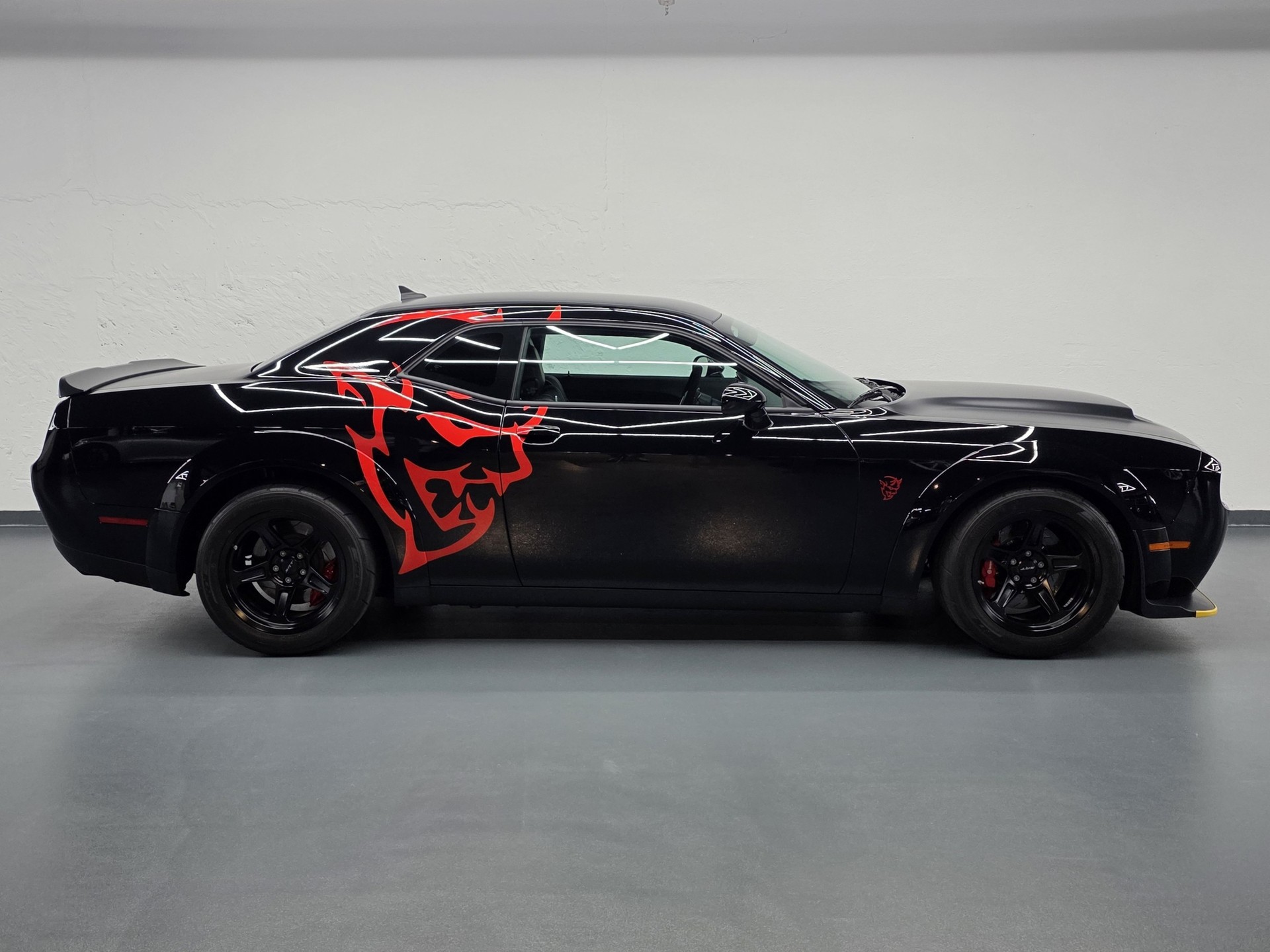DODGE Challenger SRT Demon