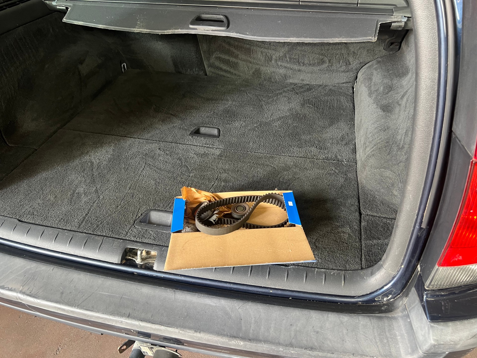 VOLVO V70 2.4-image-12