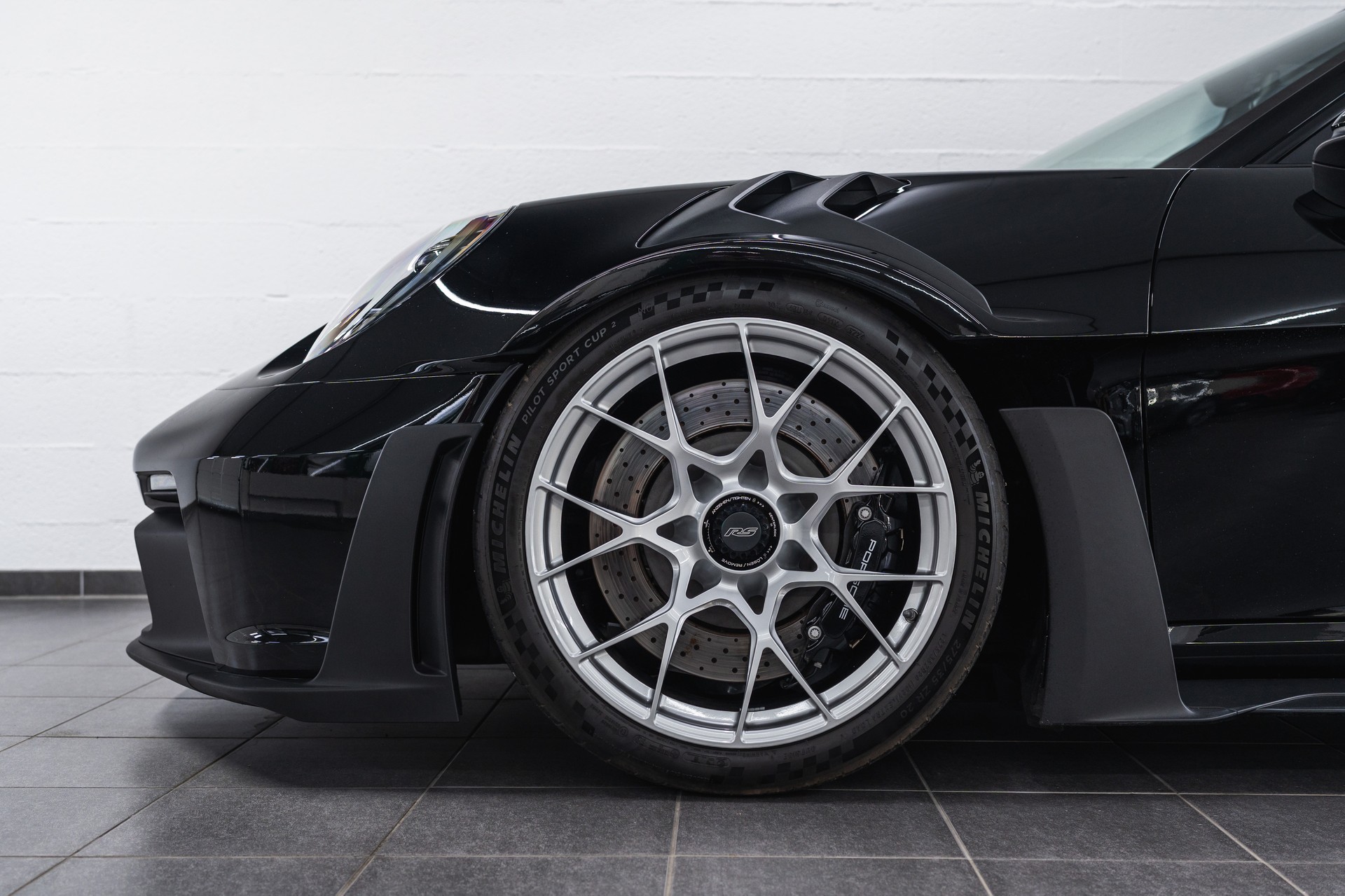 PORSCHE 911 GT3 RS-image-7