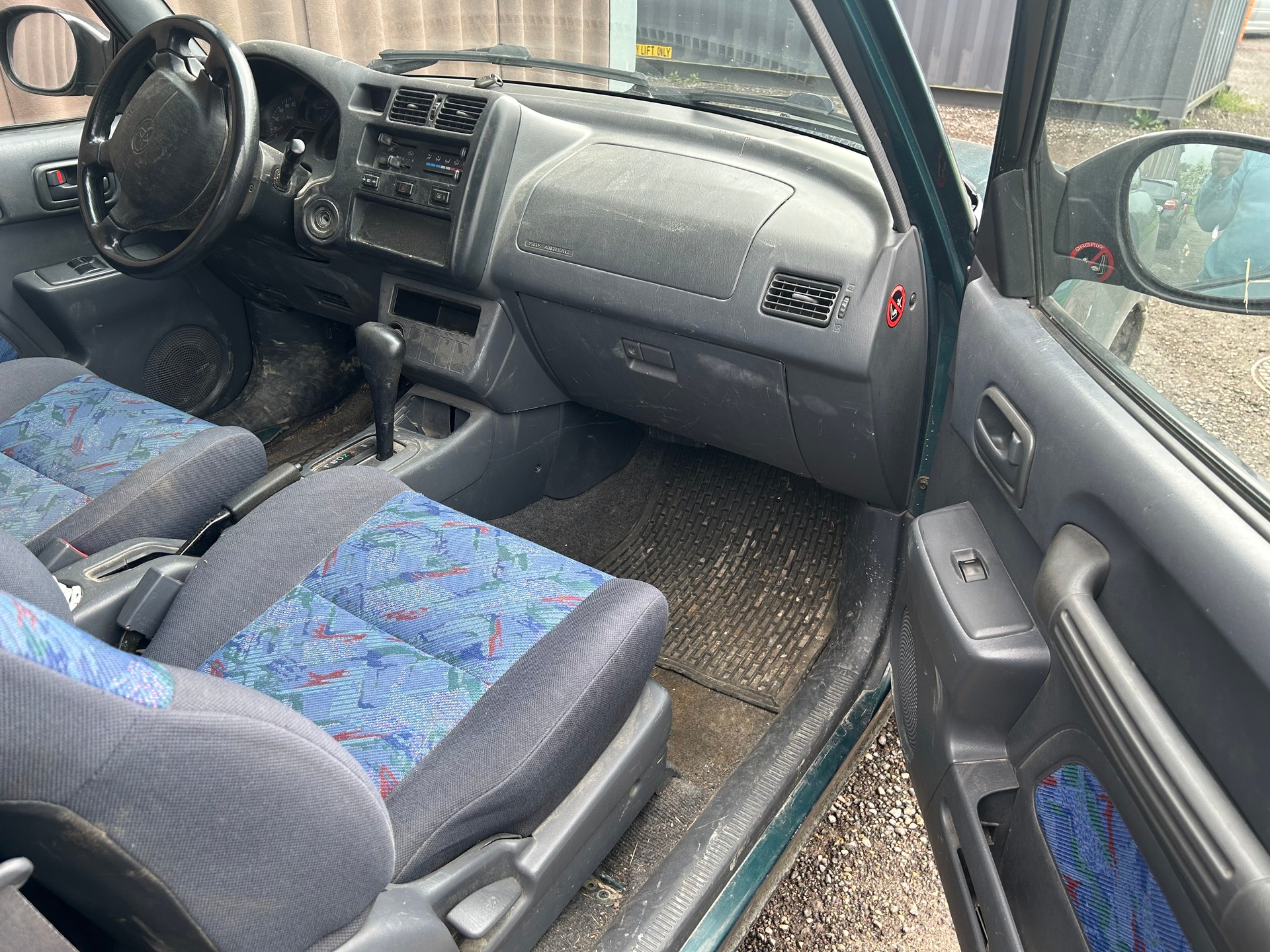 TOYOTA RAV-4-image-13