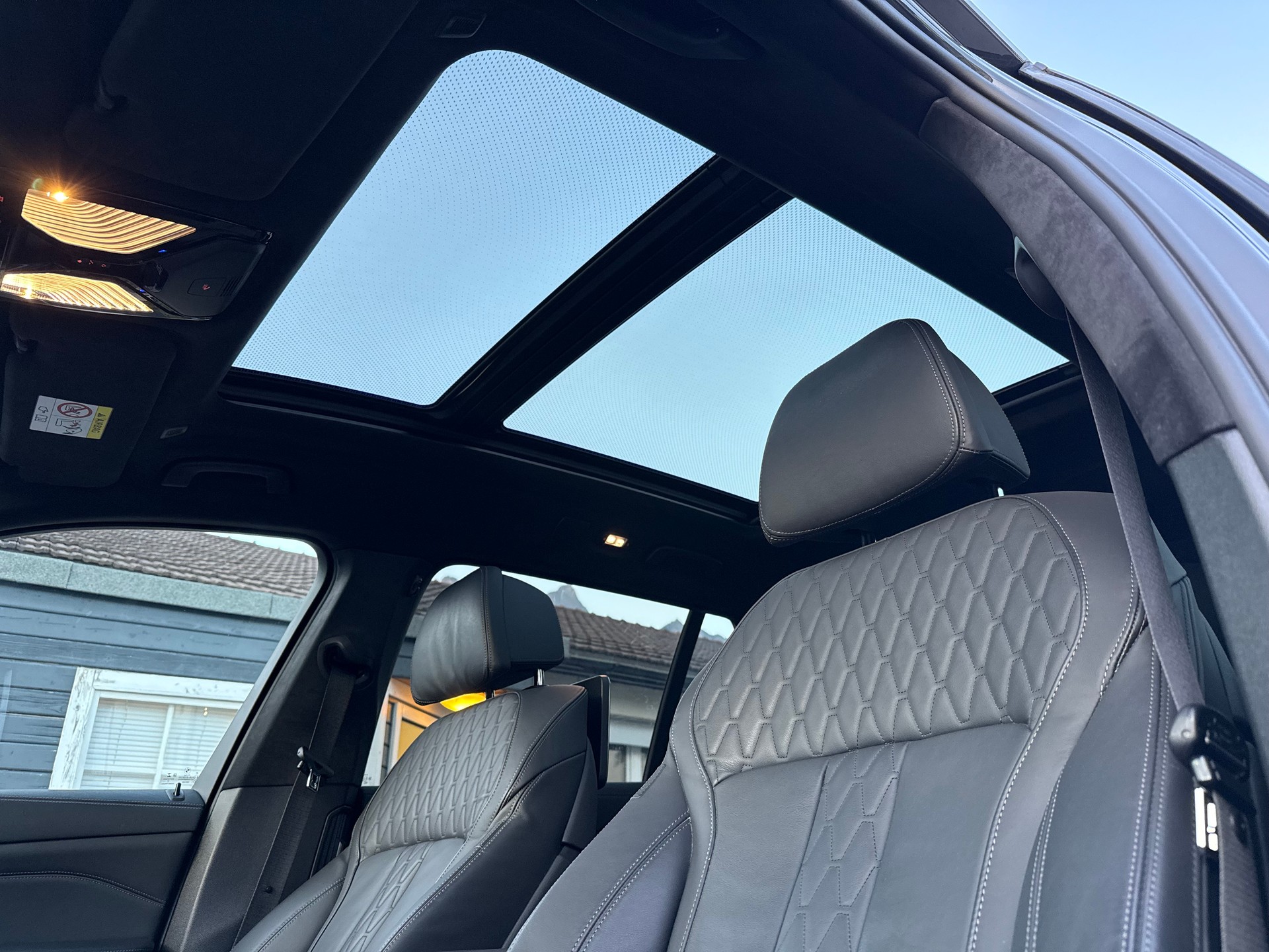 BMW X7 M50i-image-11
