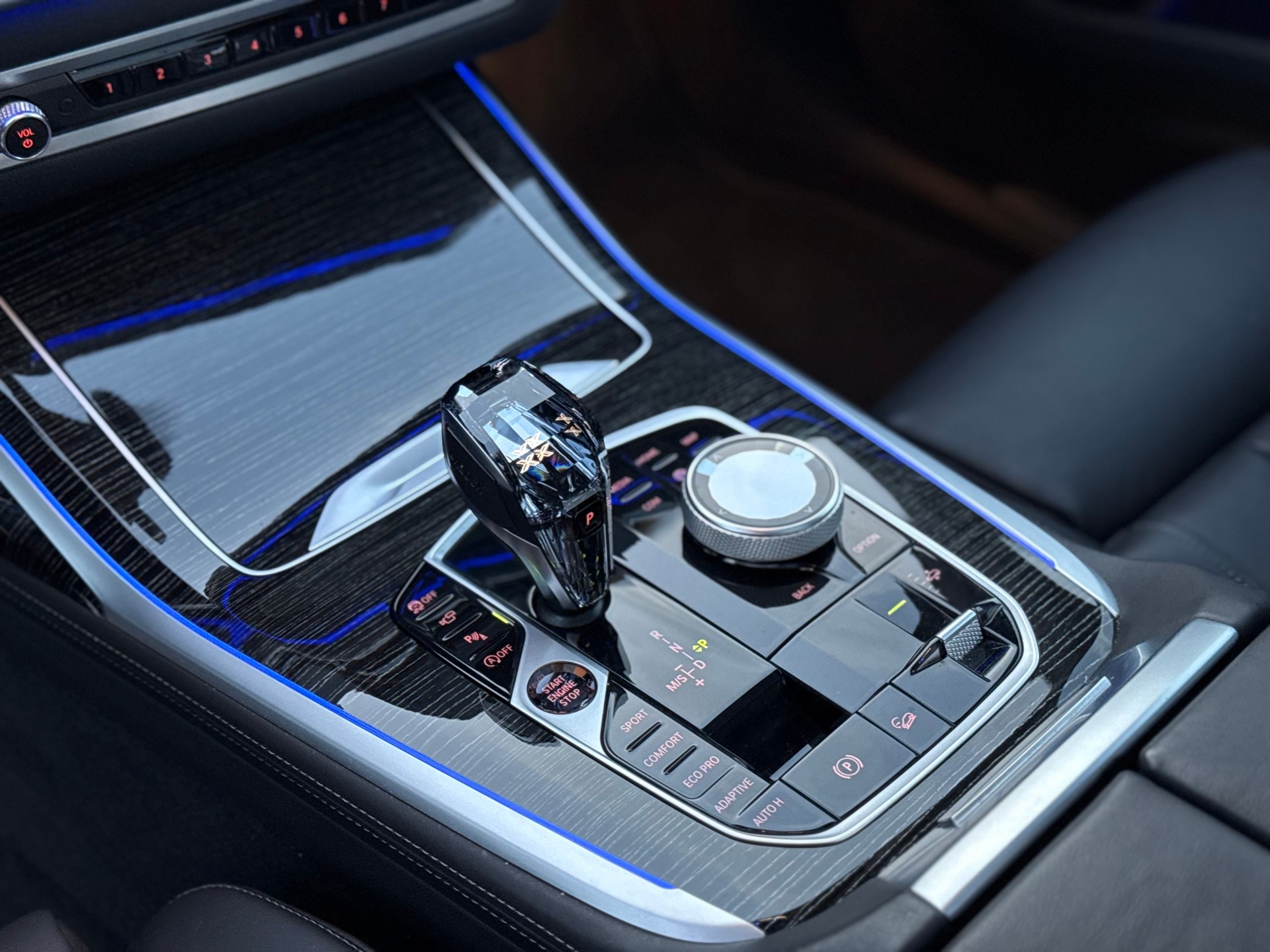 BMW X7 M50i-image-25