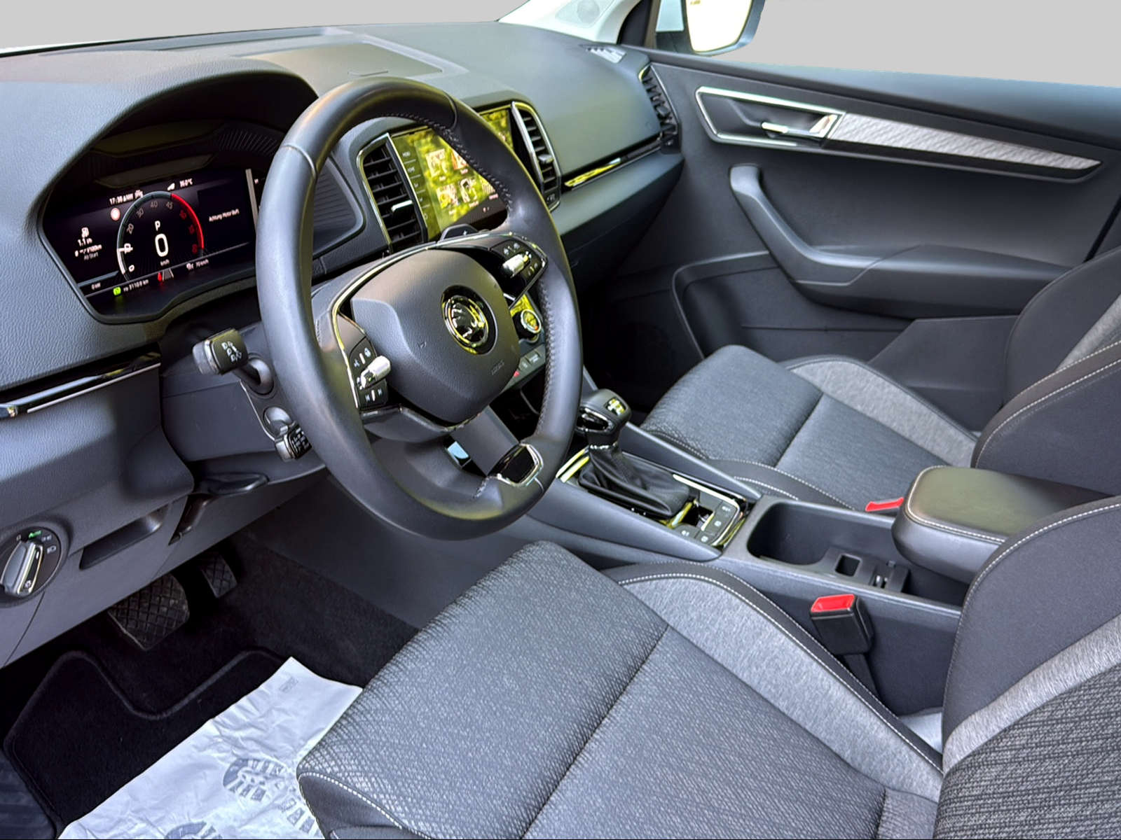 SKODA Karoq 2.0 TDI CR Style 4x4 DSG-image-6
