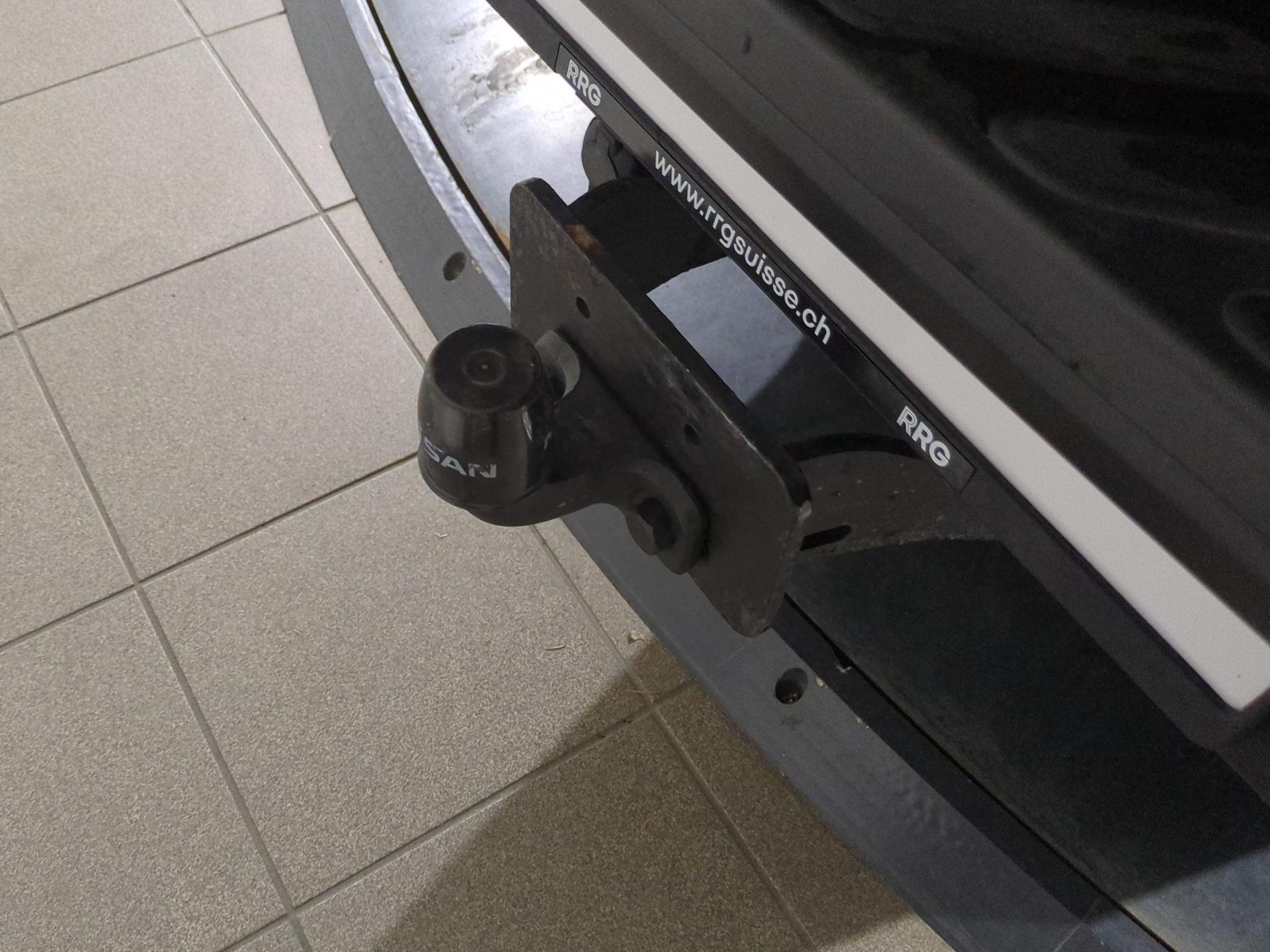 NISSAN Navara Double Cab N-Guard 2.3 dCi 4WD Automatic-image-18