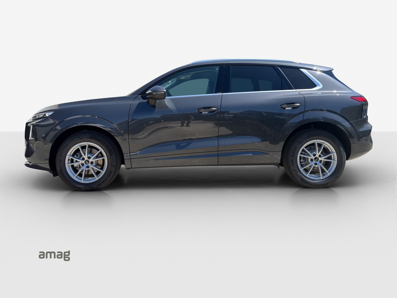AUDI Q3 SUV 110 kW TFSI S tronic-showroom-element-1