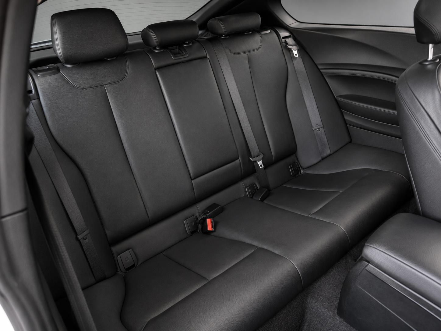 BMW M135i xDrive Steptronic-image-11