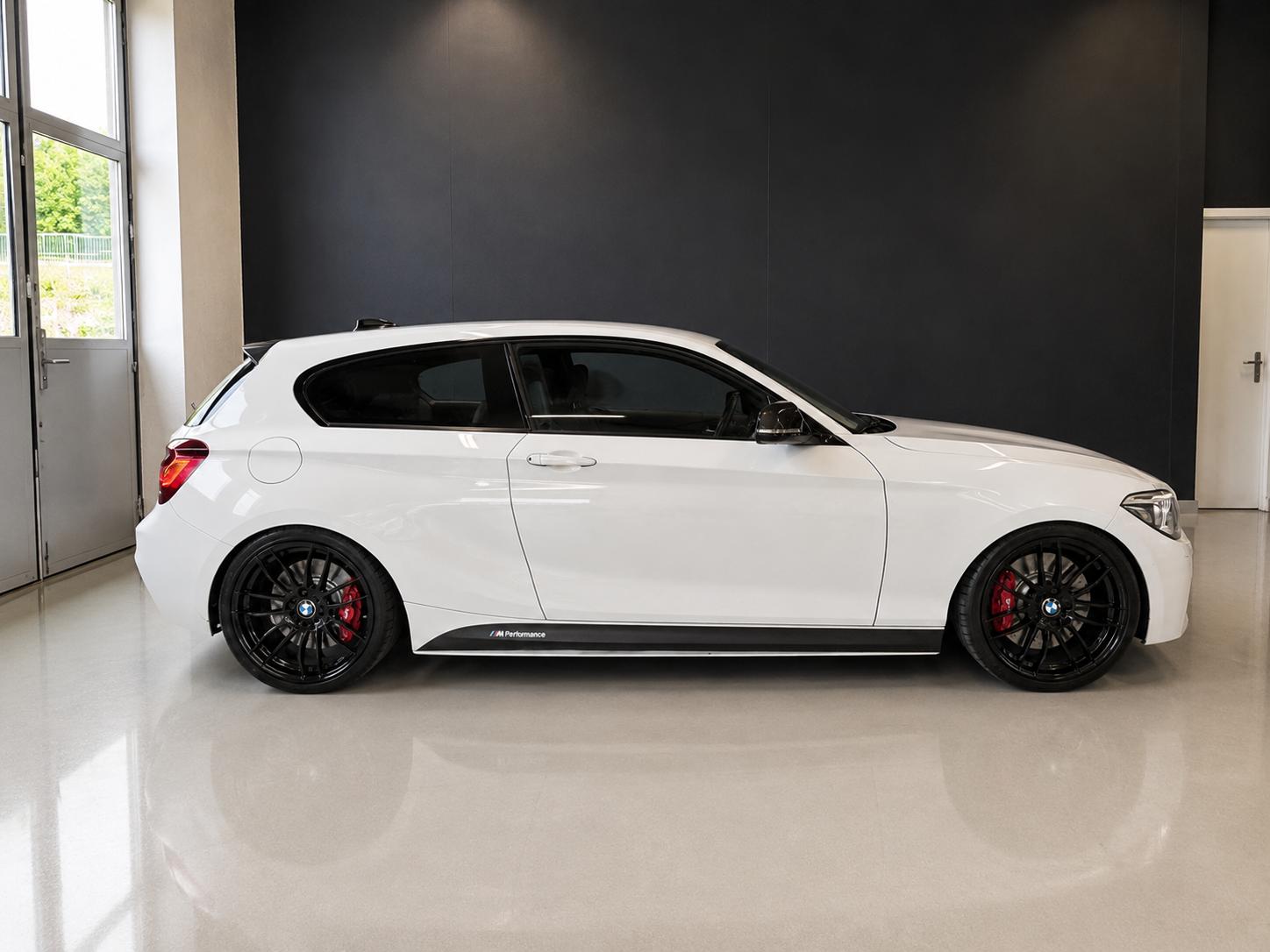 BMW M135i xDrive Steptronic-image-6