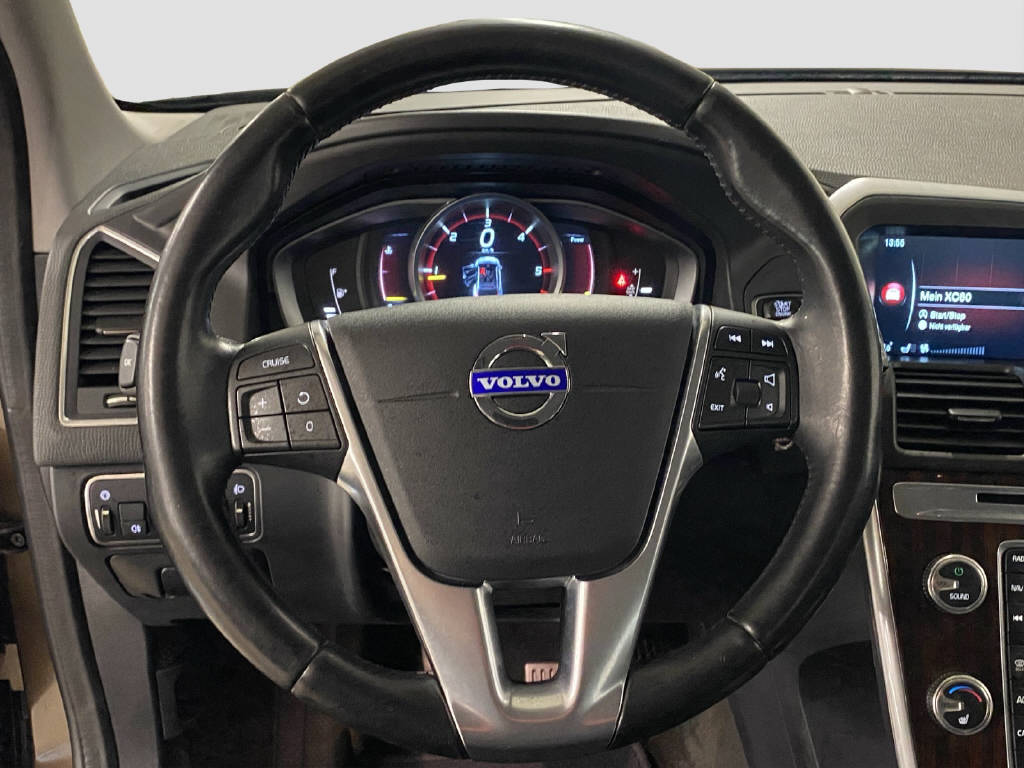 VOLVO XC60 2.0 D4 Momentum S/S-image-7