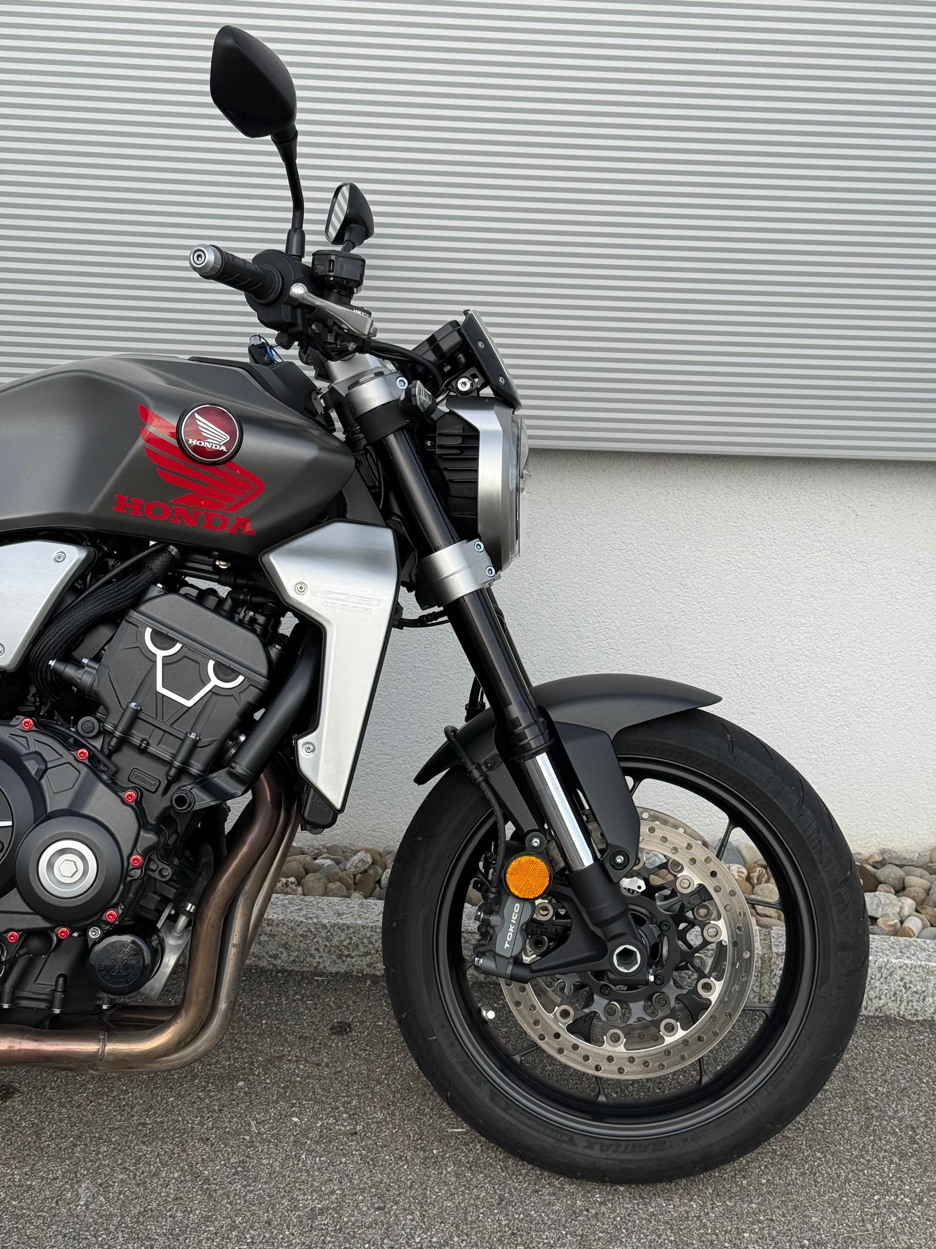 HONDA CB 1000 R ABS-image-3