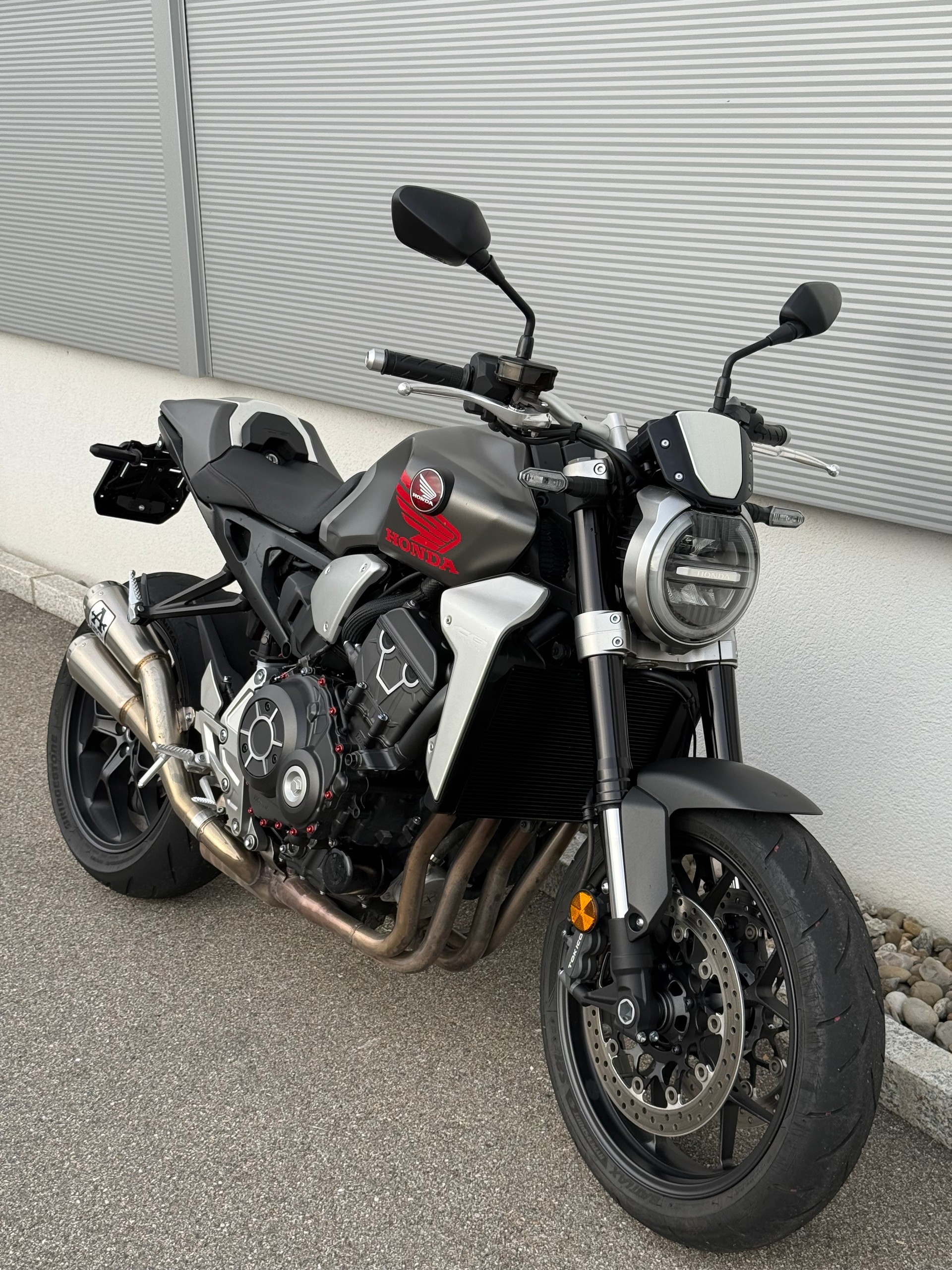 HONDA CB 1000 R ABS-image-1
