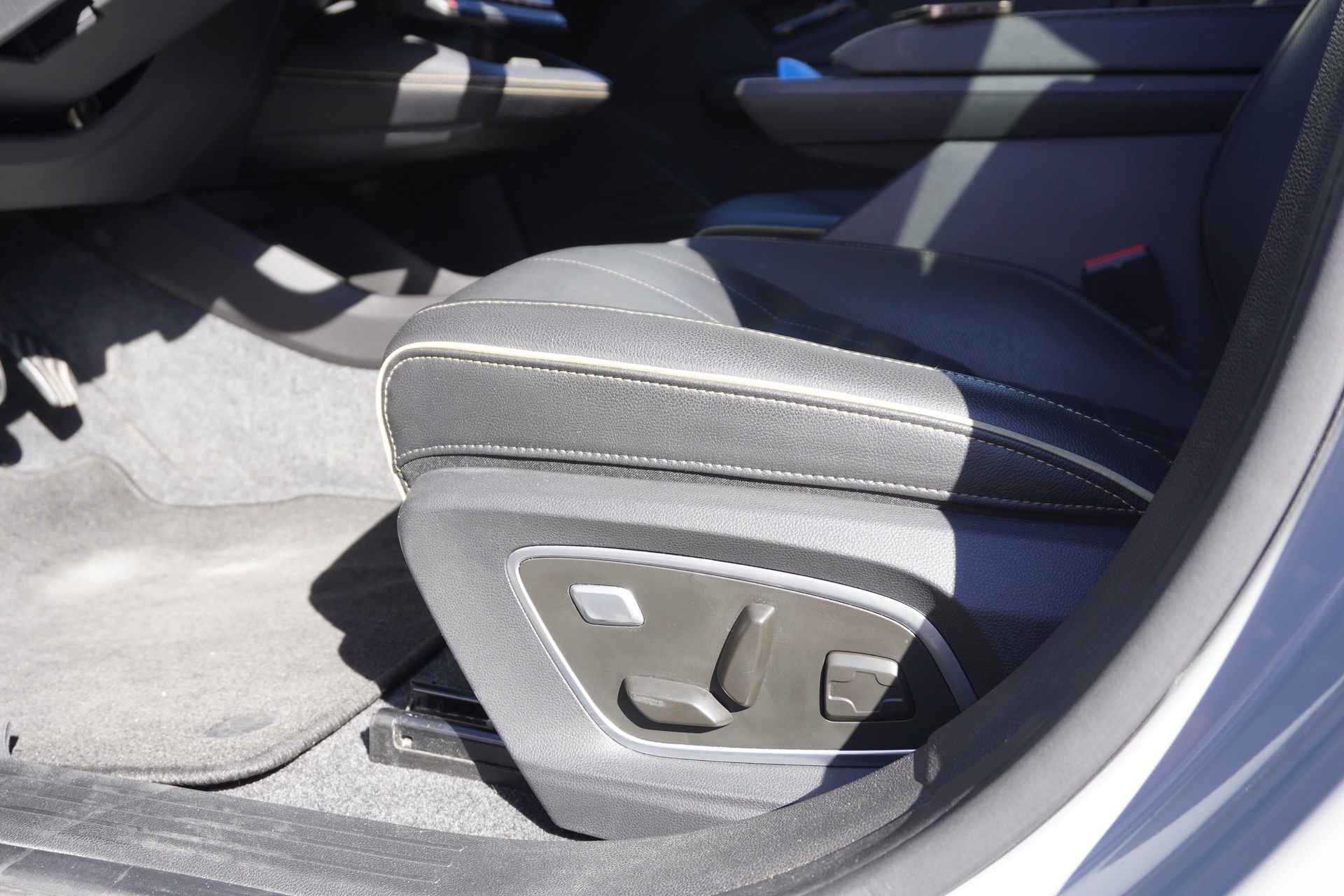 RENAULT Mégane E-TECH EV60 Iconic-image-38