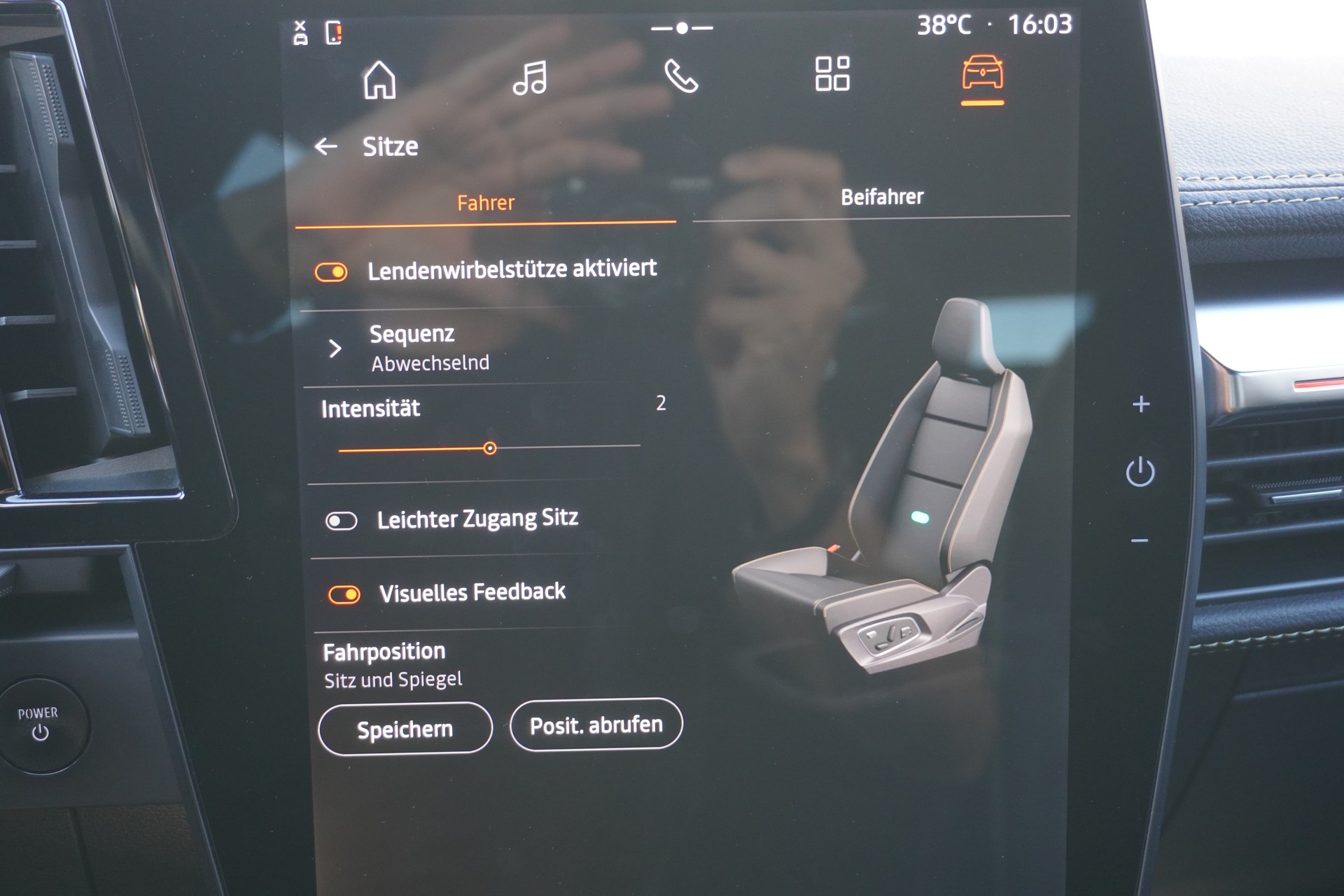 RENAULT Mégane E-TECH EV60 Iconic-image-24