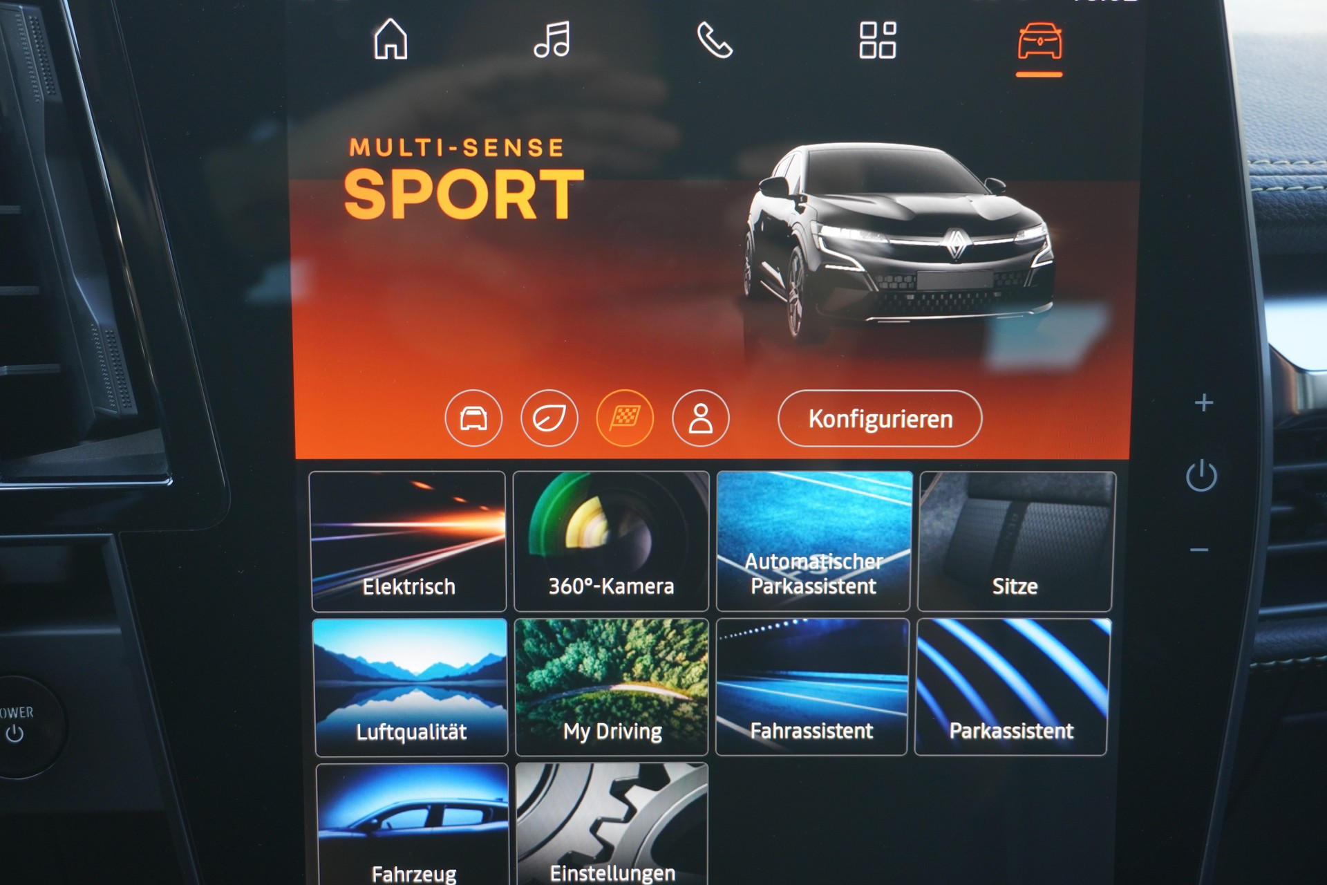 RENAULT Mégane E-TECH EV60 Iconic-image-23