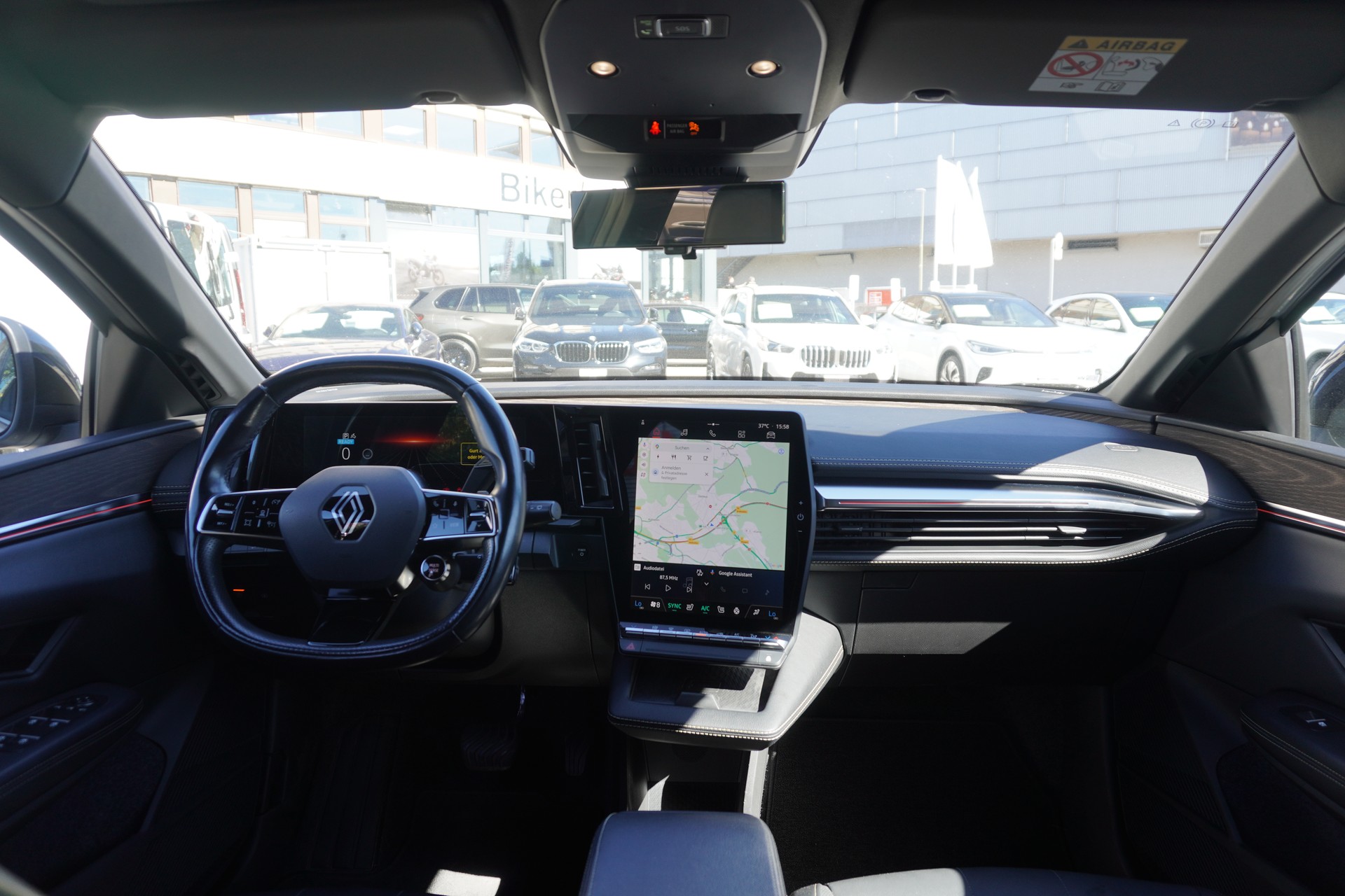 RENAULT Mégane E-TECH EV60 Iconic-image-13