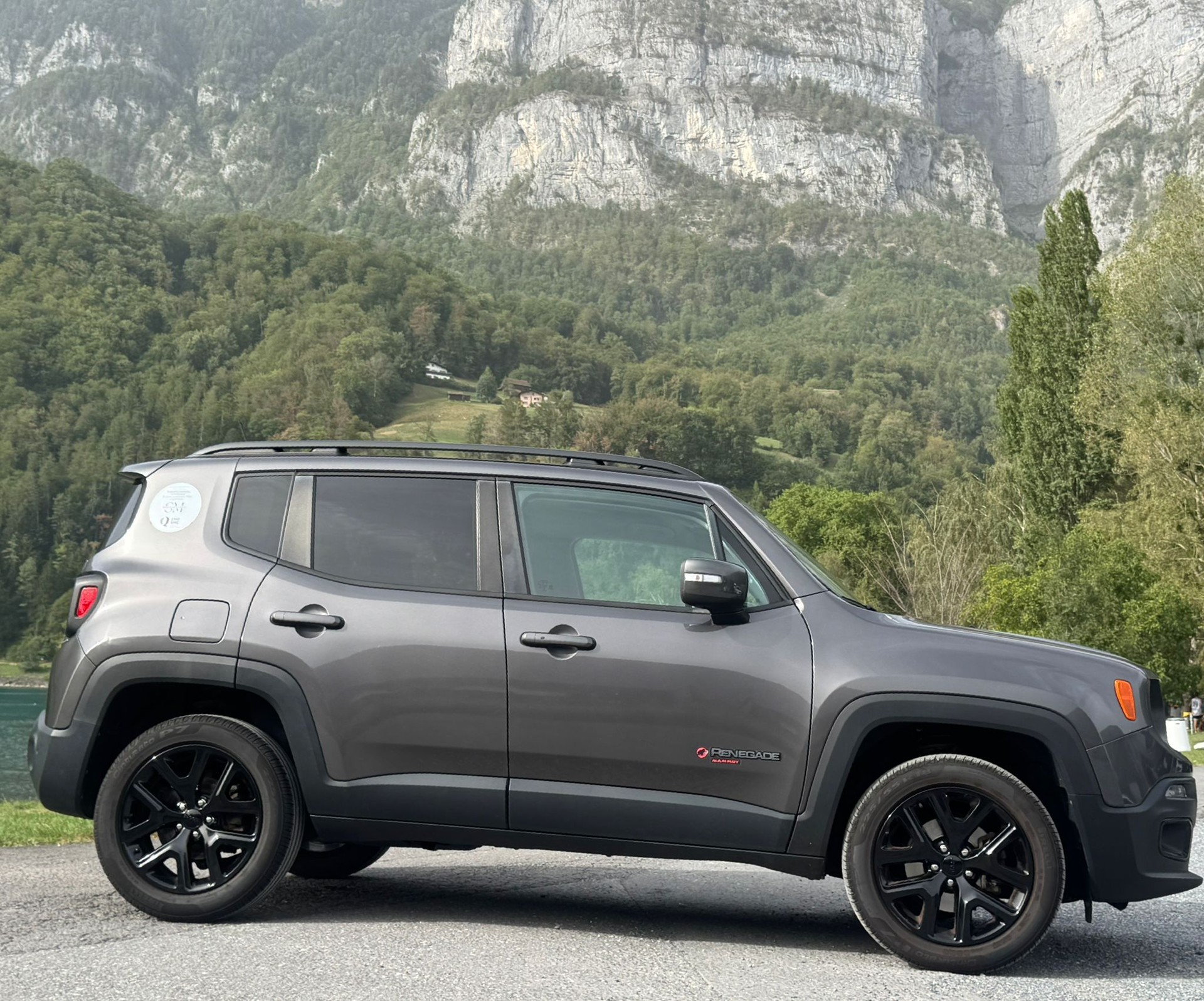JEEP Renegade 2.0CRD Night Eagle 2 AWD-showroom-element-3