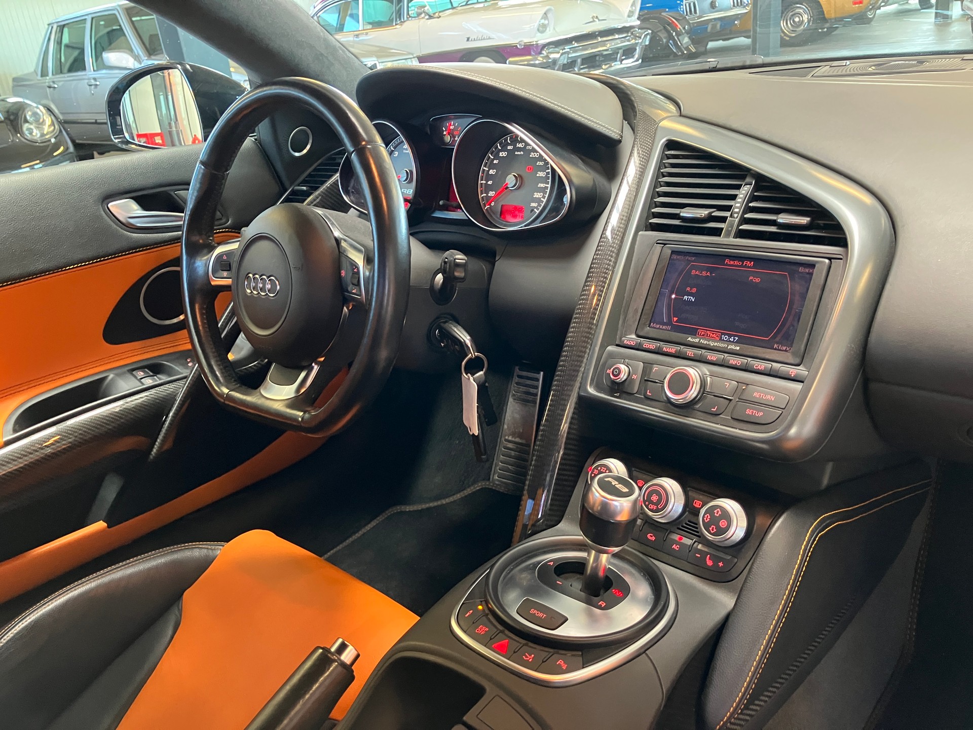 AUDI R8 Coupé 4.2-V8 R-Tronic-image-25