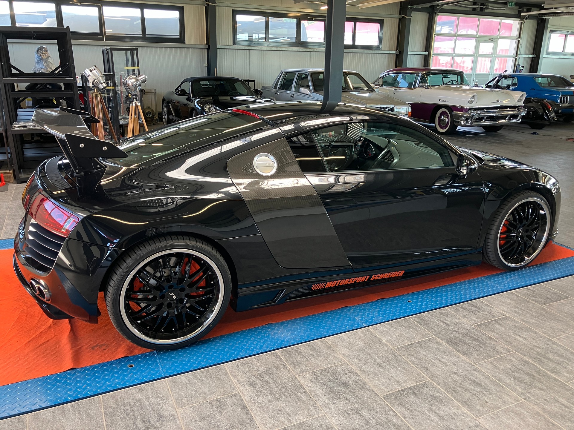 AUDI R8 Coupé 4.2-V8 R-Tronic-showroom-element-1