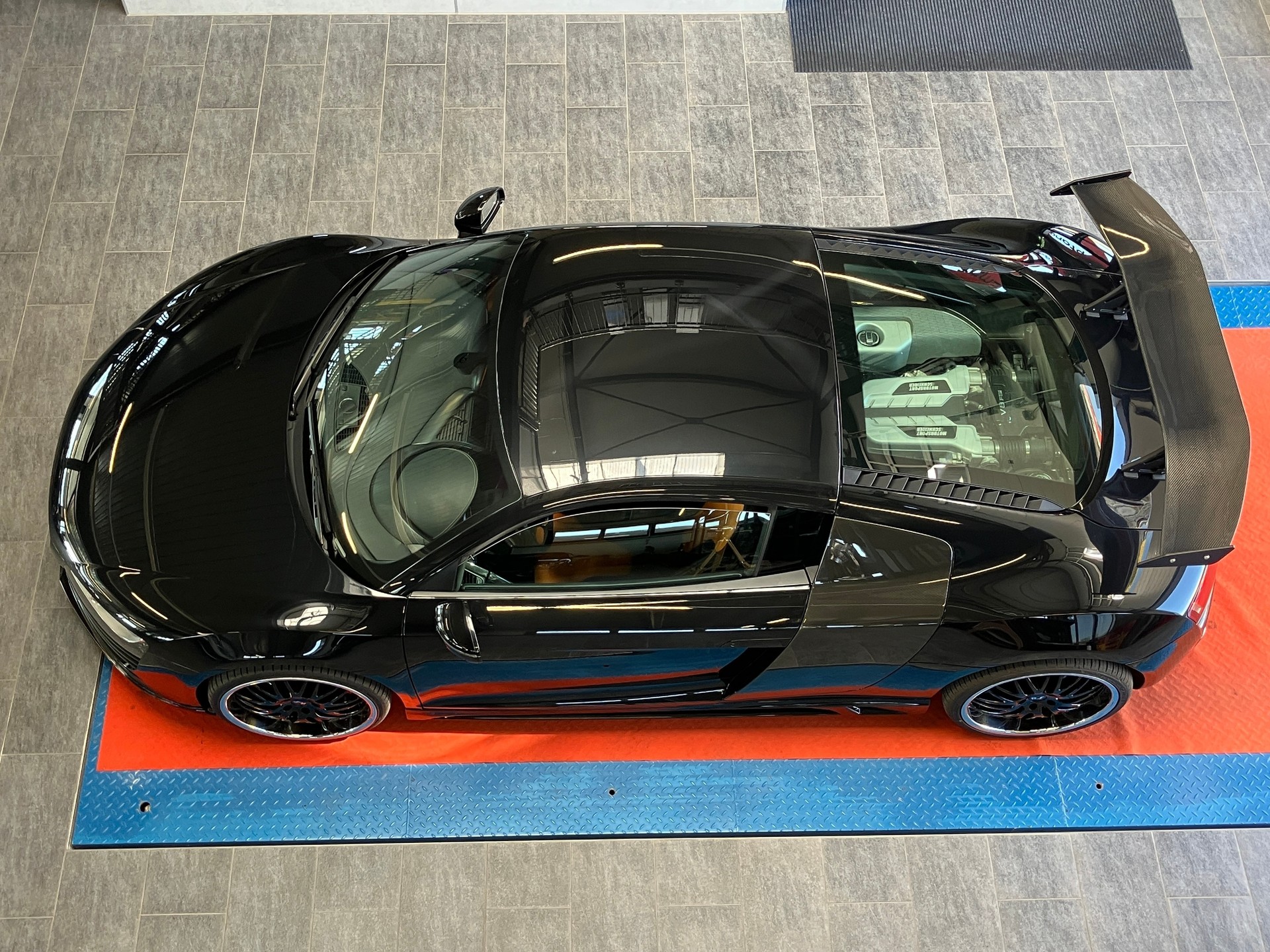 AUDI R8 Coupé 4.2-V8 R-Tronic-image-30
