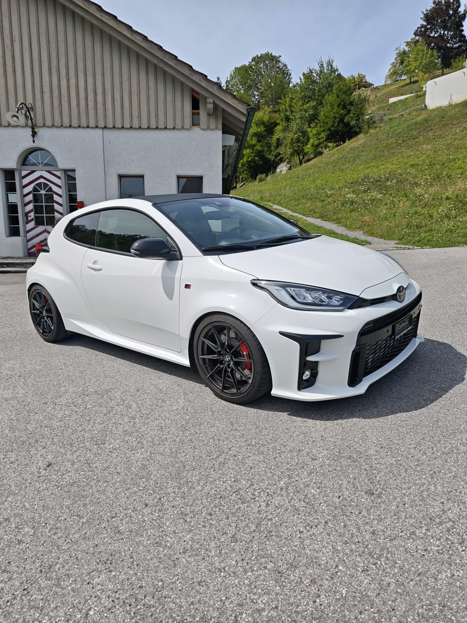 TOYOTA Yaris 1.6 GR Sport-showroom-element-2