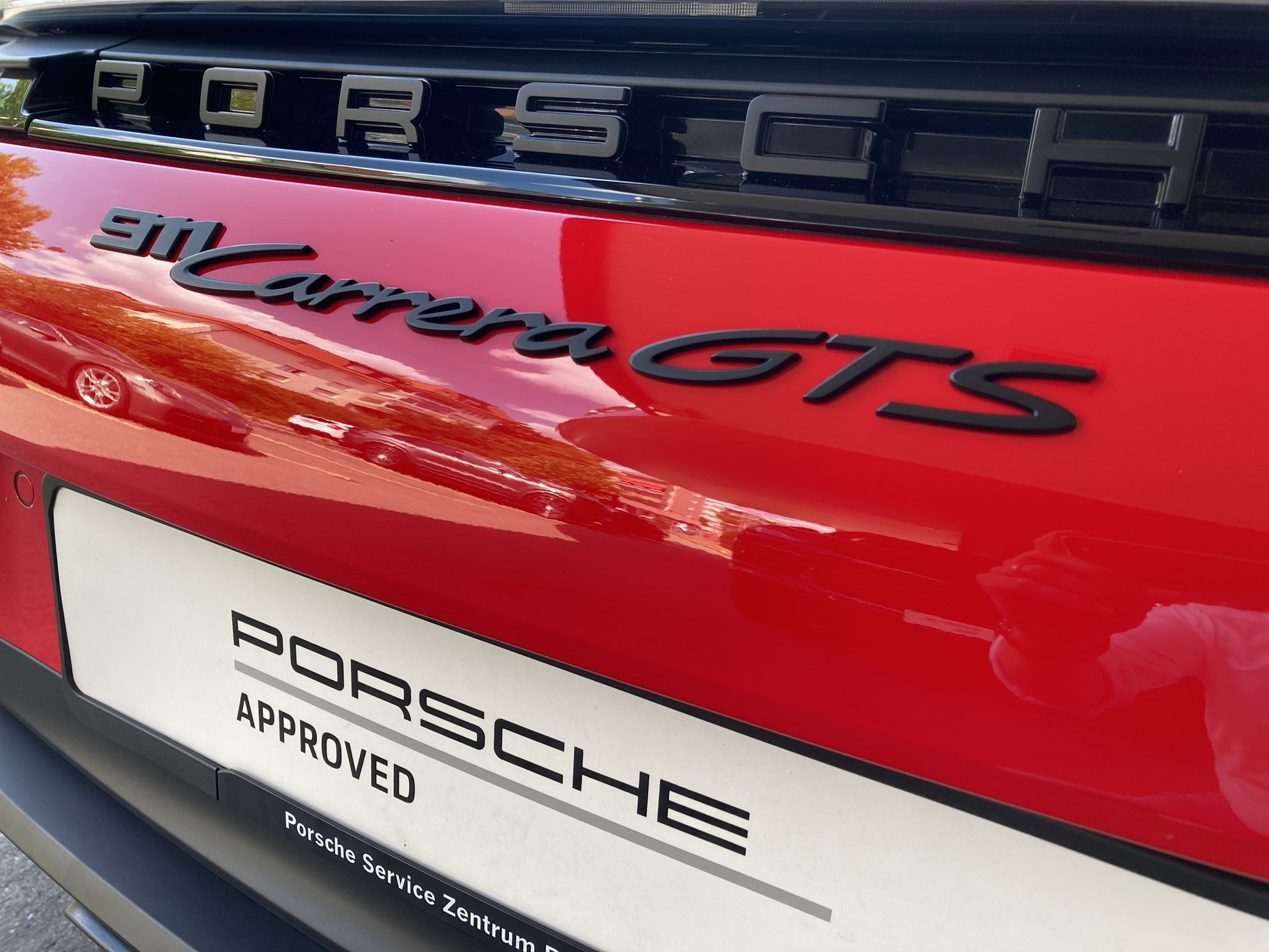PORSCHE 911 Carrera GTS-image-22