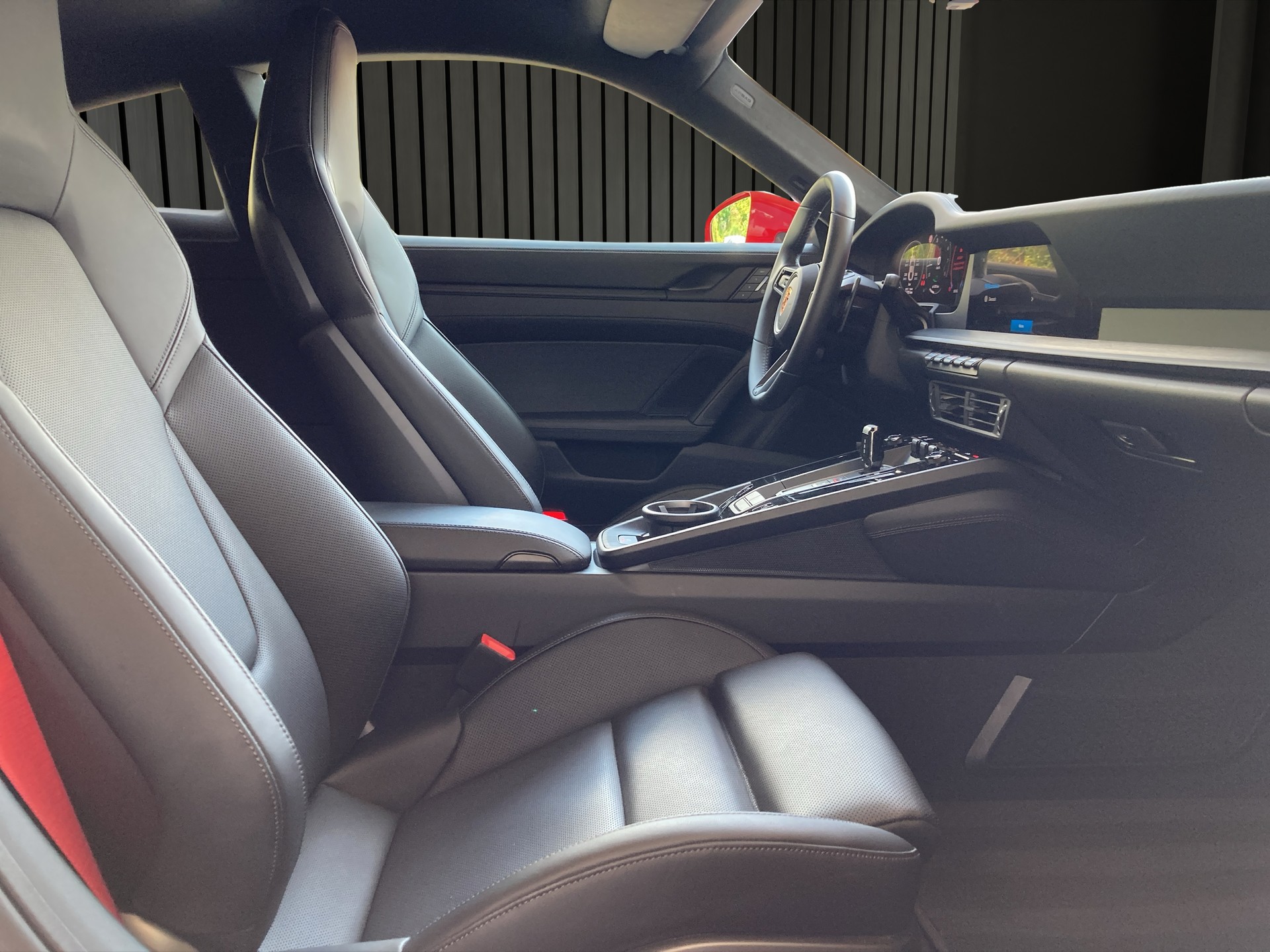 PORSCHE 911 Carrera GTS-image-17